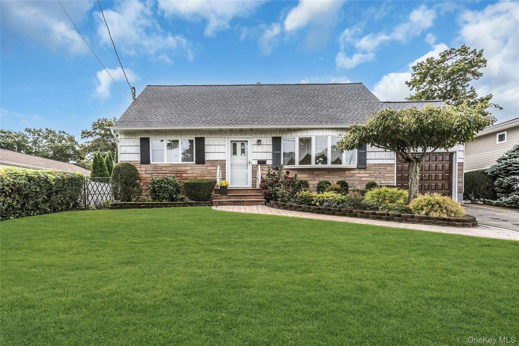 472 Chelsea Avenue, West Babylon NY 11704