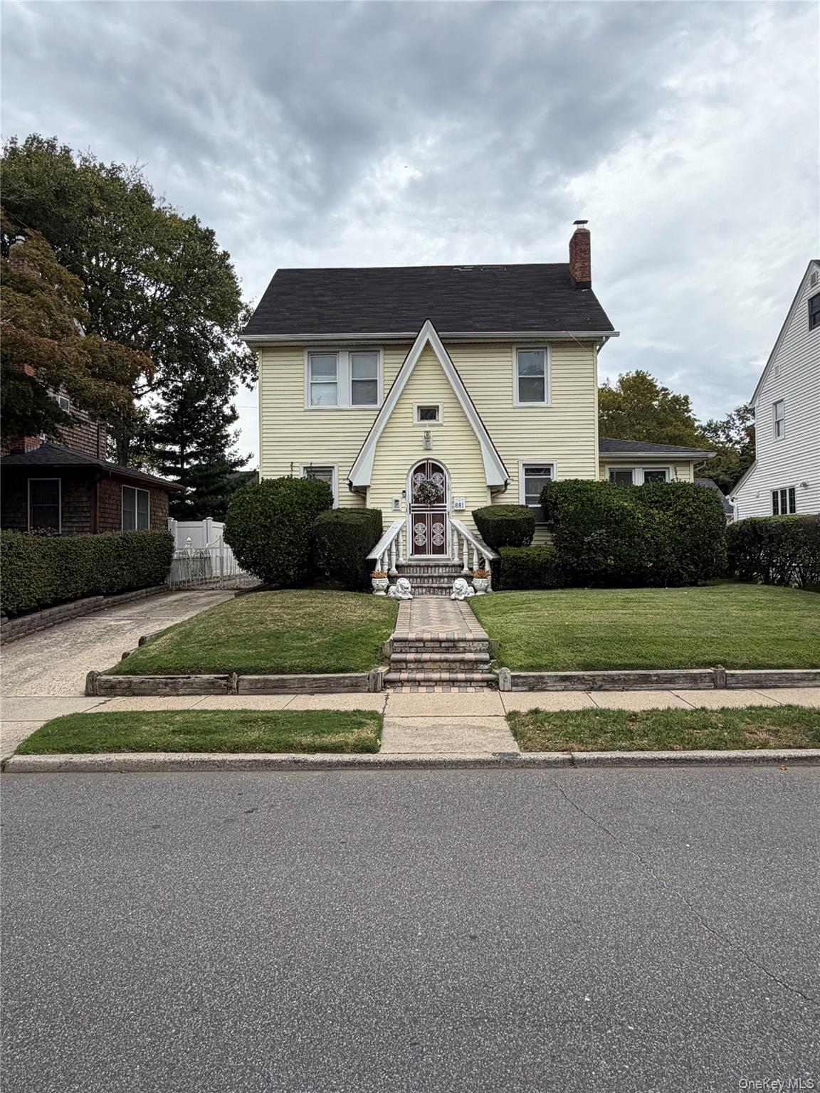 881 Lorenz Avenue, Baldwin NY 11510