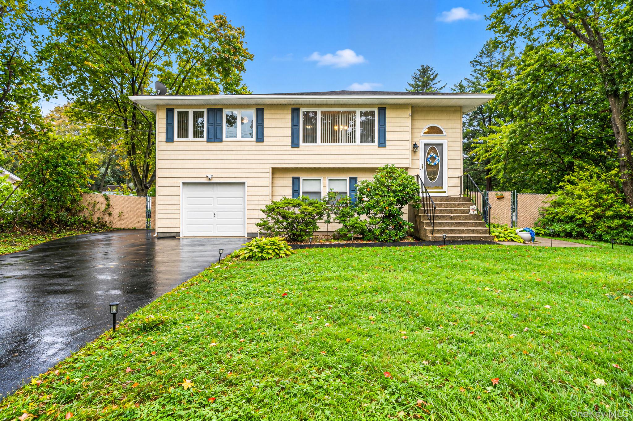 102 Robinson Avenue, Medford NY 11763