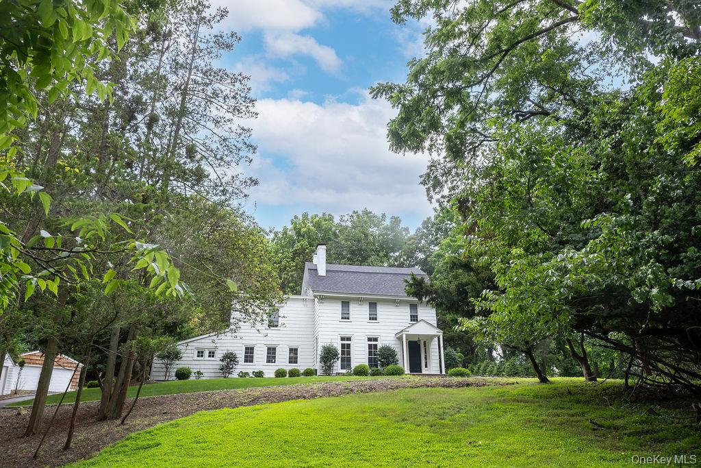 592 Landing Avenue, Smithtown NY 11787