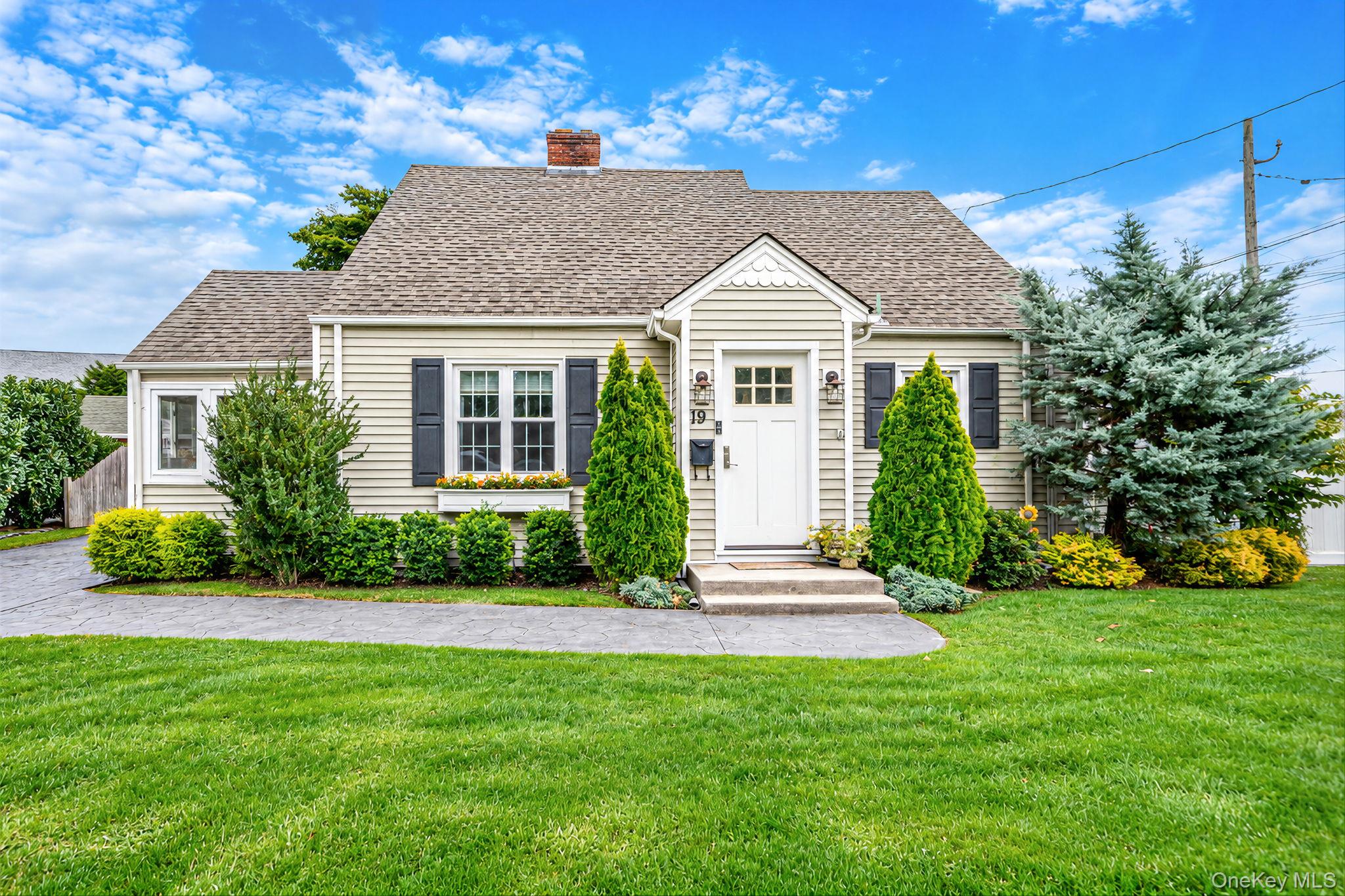 19 Cherry Avenue, West Sayville NY 11796