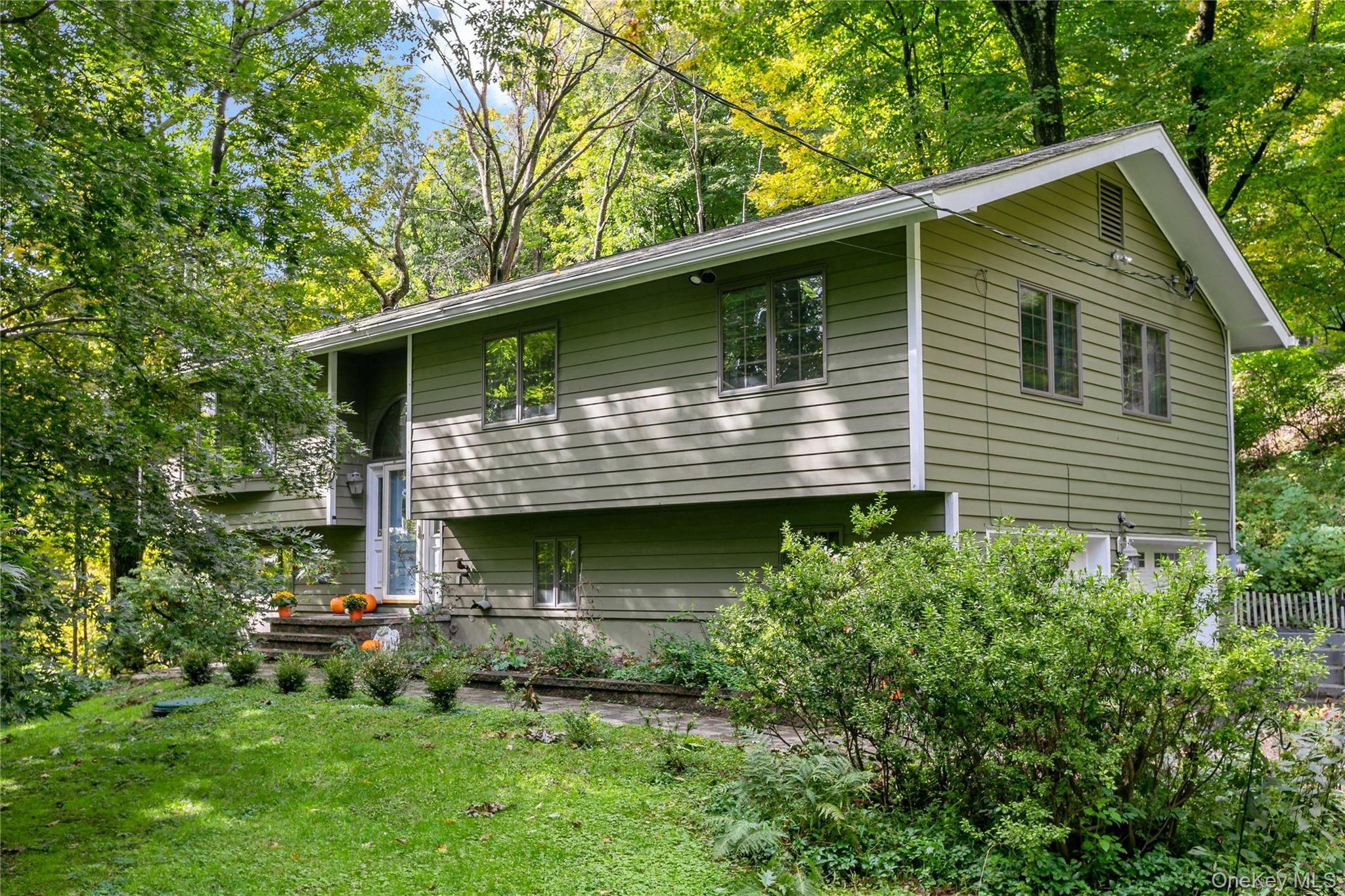 999 Cliff Avenue, Yorktown Heights NY 10598