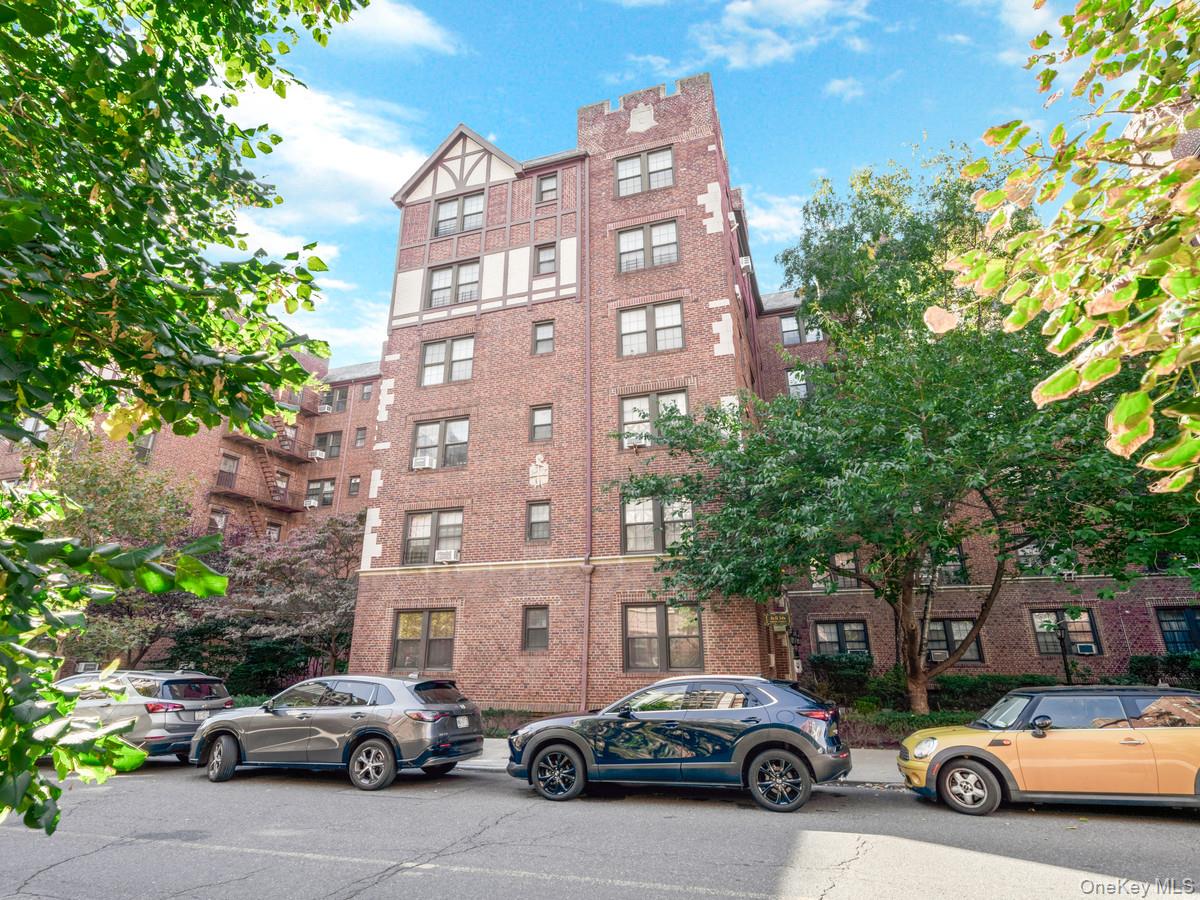 68-36 Burns Unit D3, Forest Hills NY 11375
