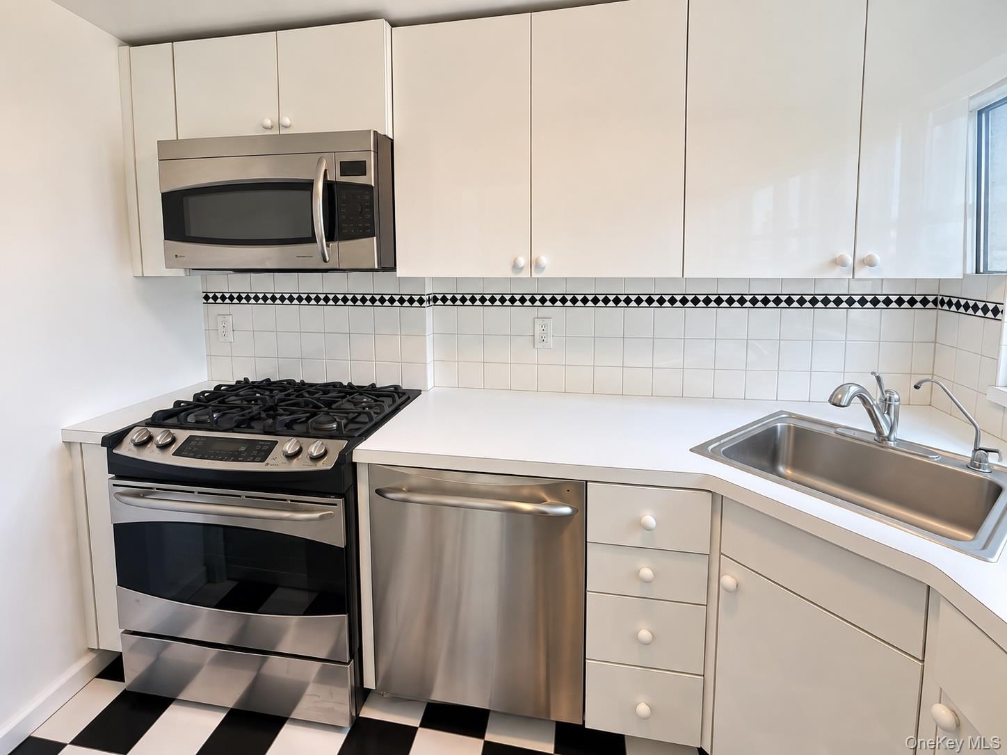 153 East 57th St Unit 21B, Manhattan NY 10022