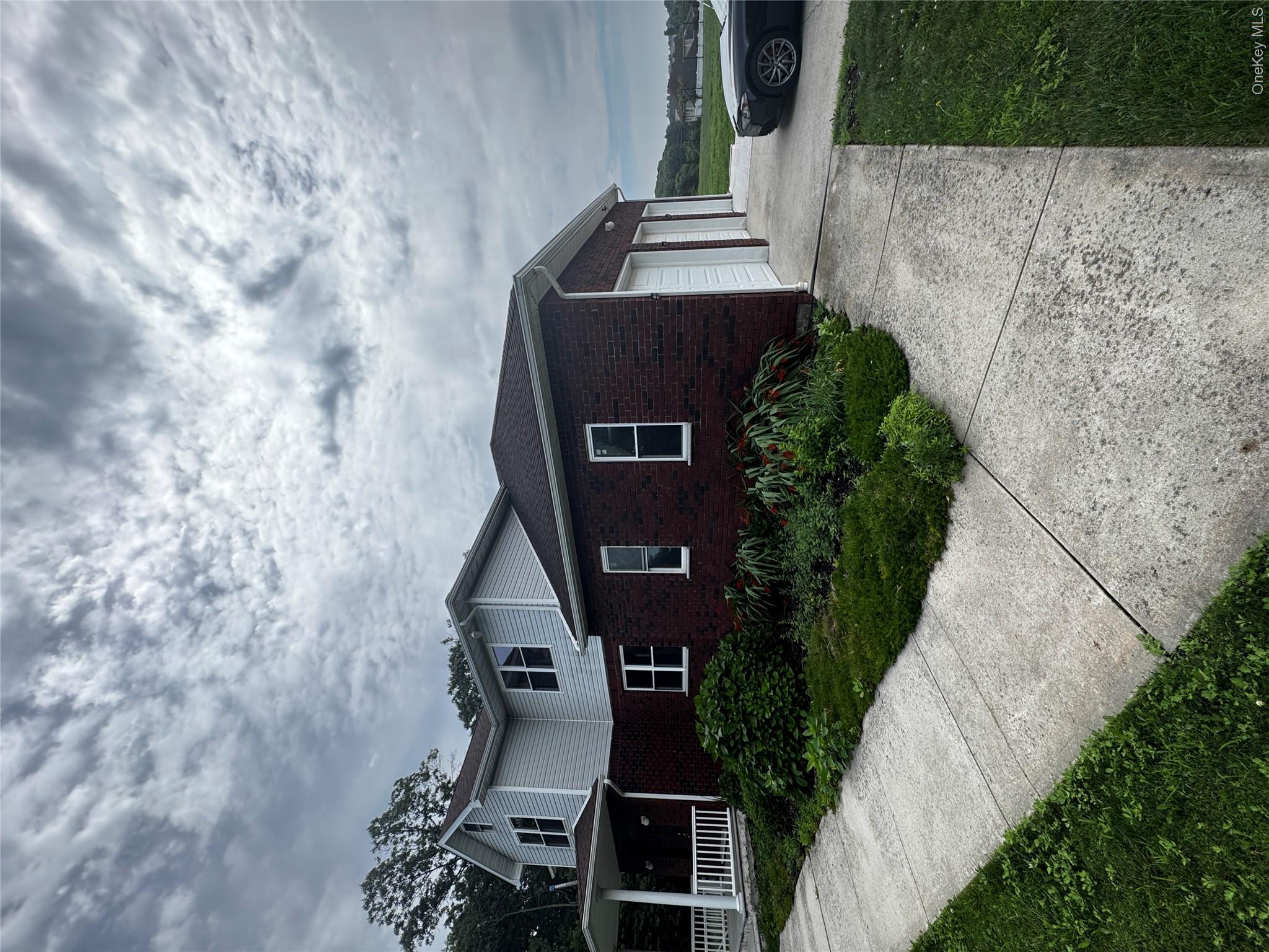 6 Mastro Road, Calverton NY 11933
