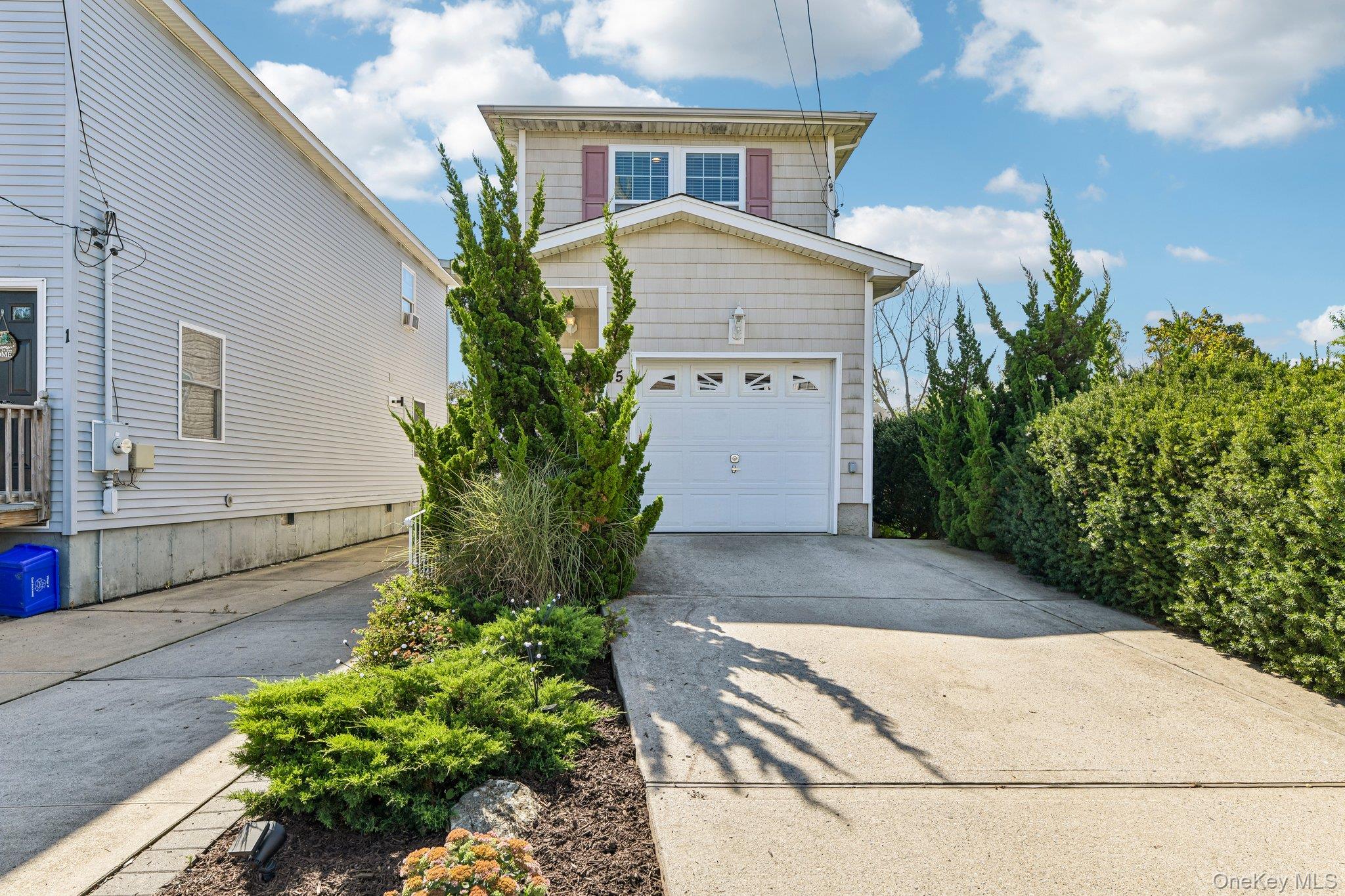 5 Martin Street W, East Rockaway NY 11518