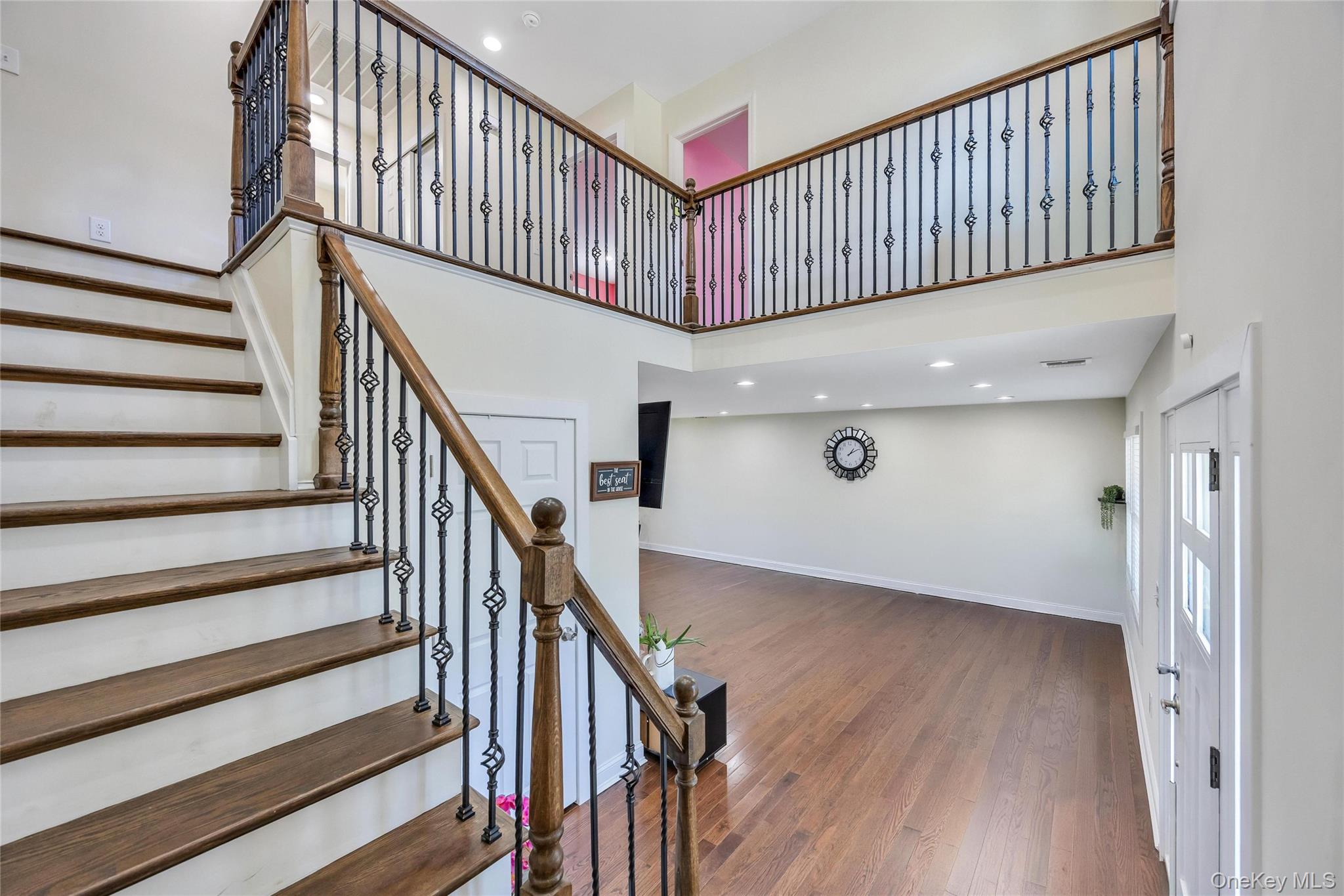 71 Penn Street, Lake Grove NY 11755