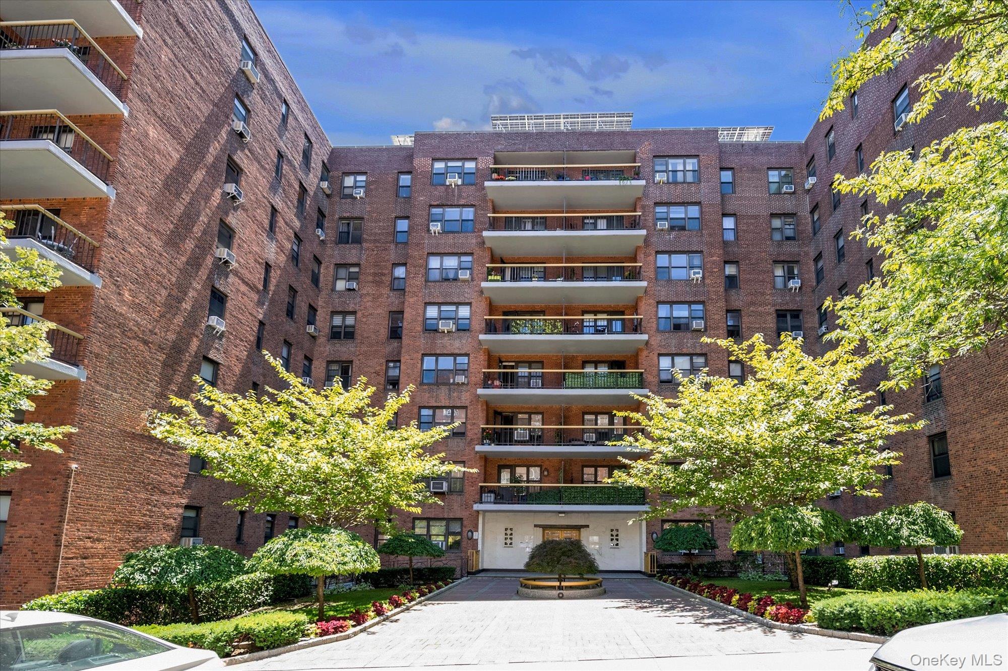 67-76 Booth Street Unit 2i, Forest Hills NY 11375