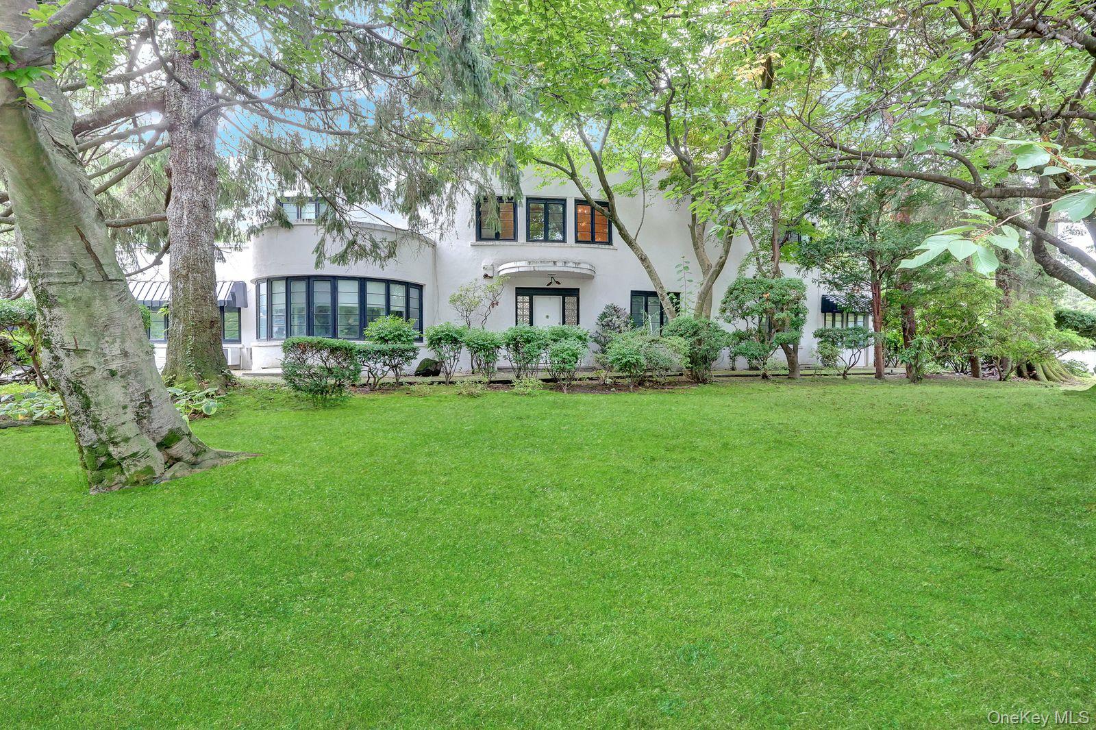 20050 Grand Central Parkway, Queens Village NY 11427