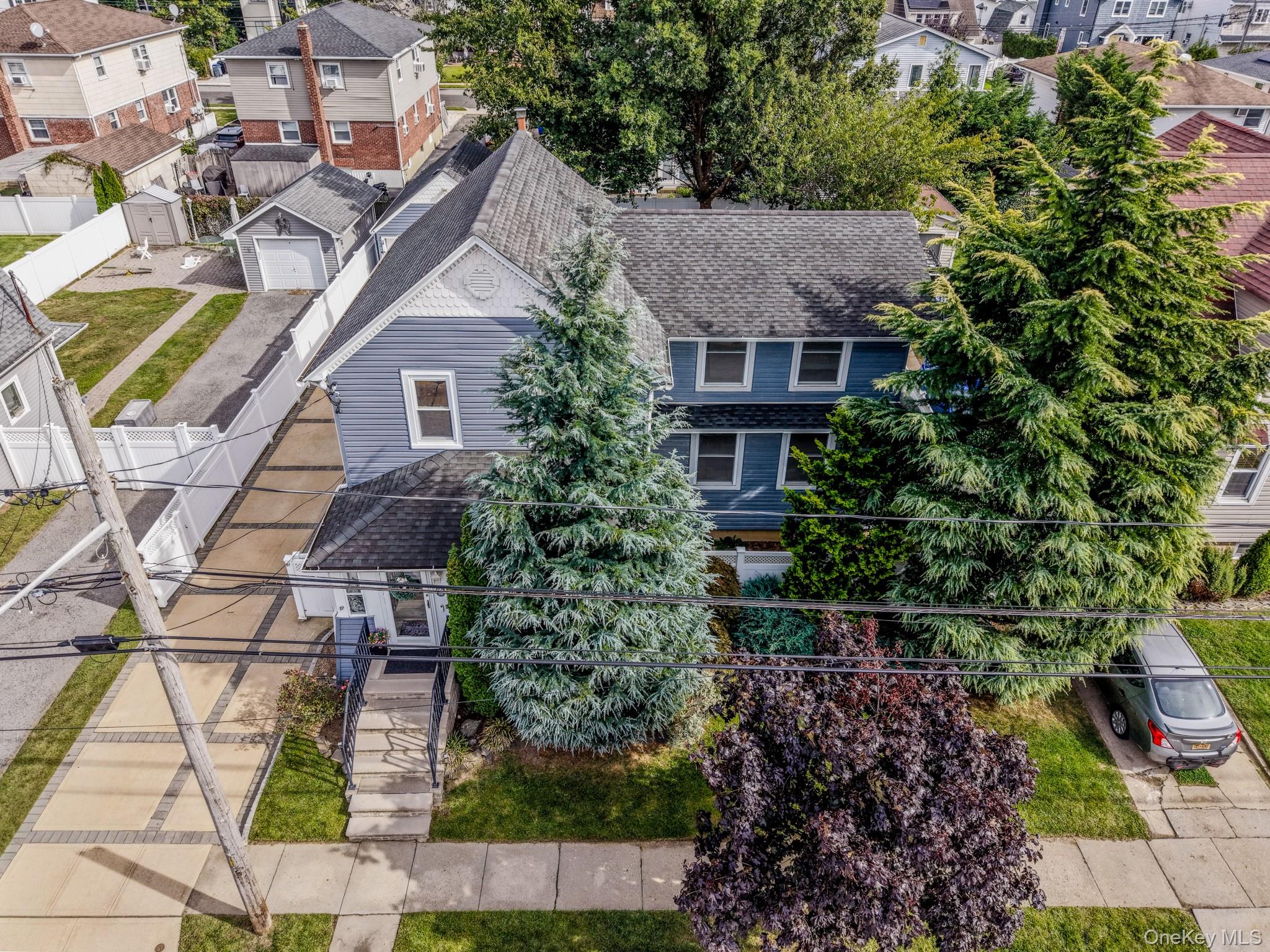 18 1st Avenue, East Rockaway NY 11518