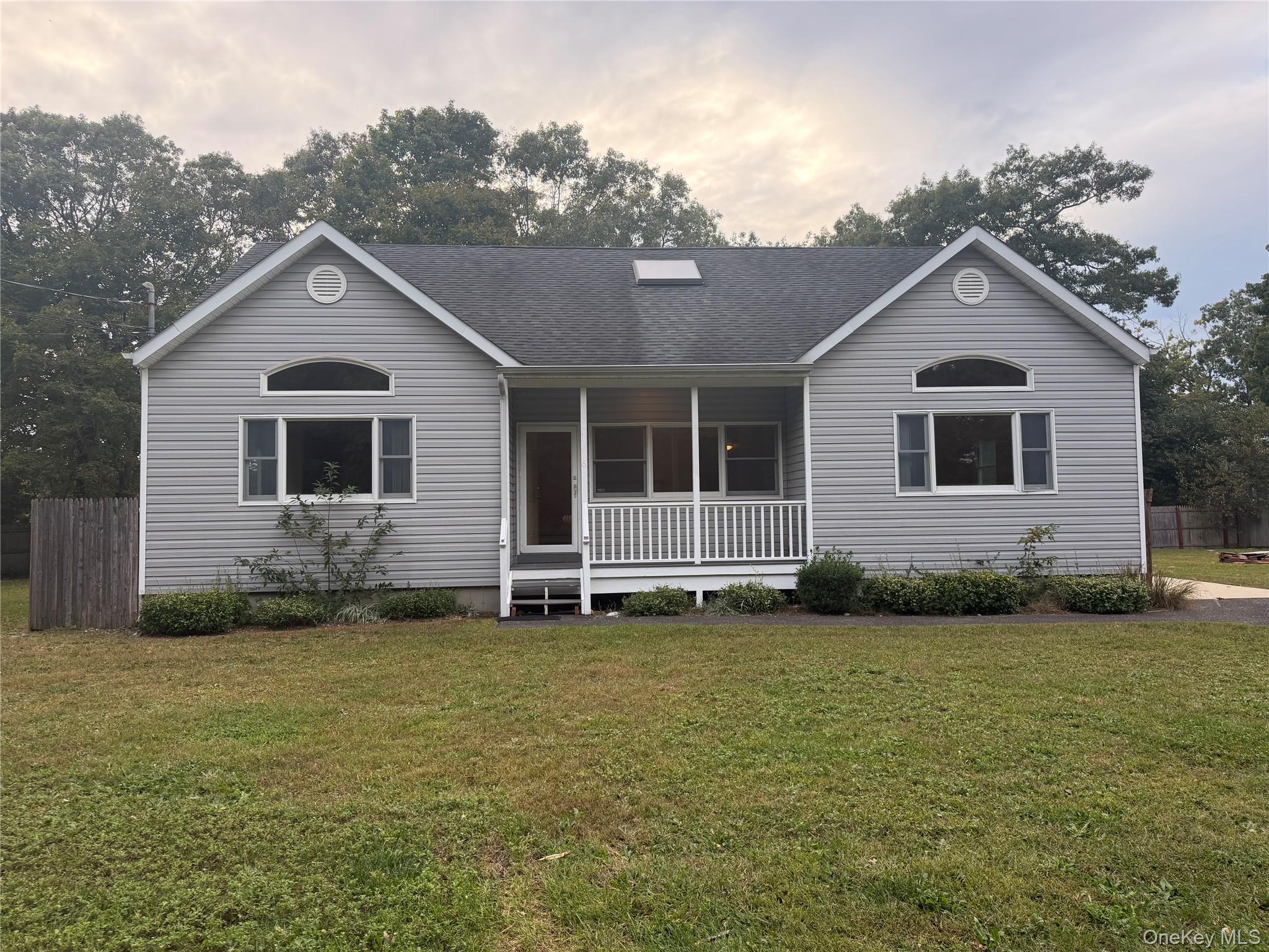 6 Concord Avenue, Medford NY 11763