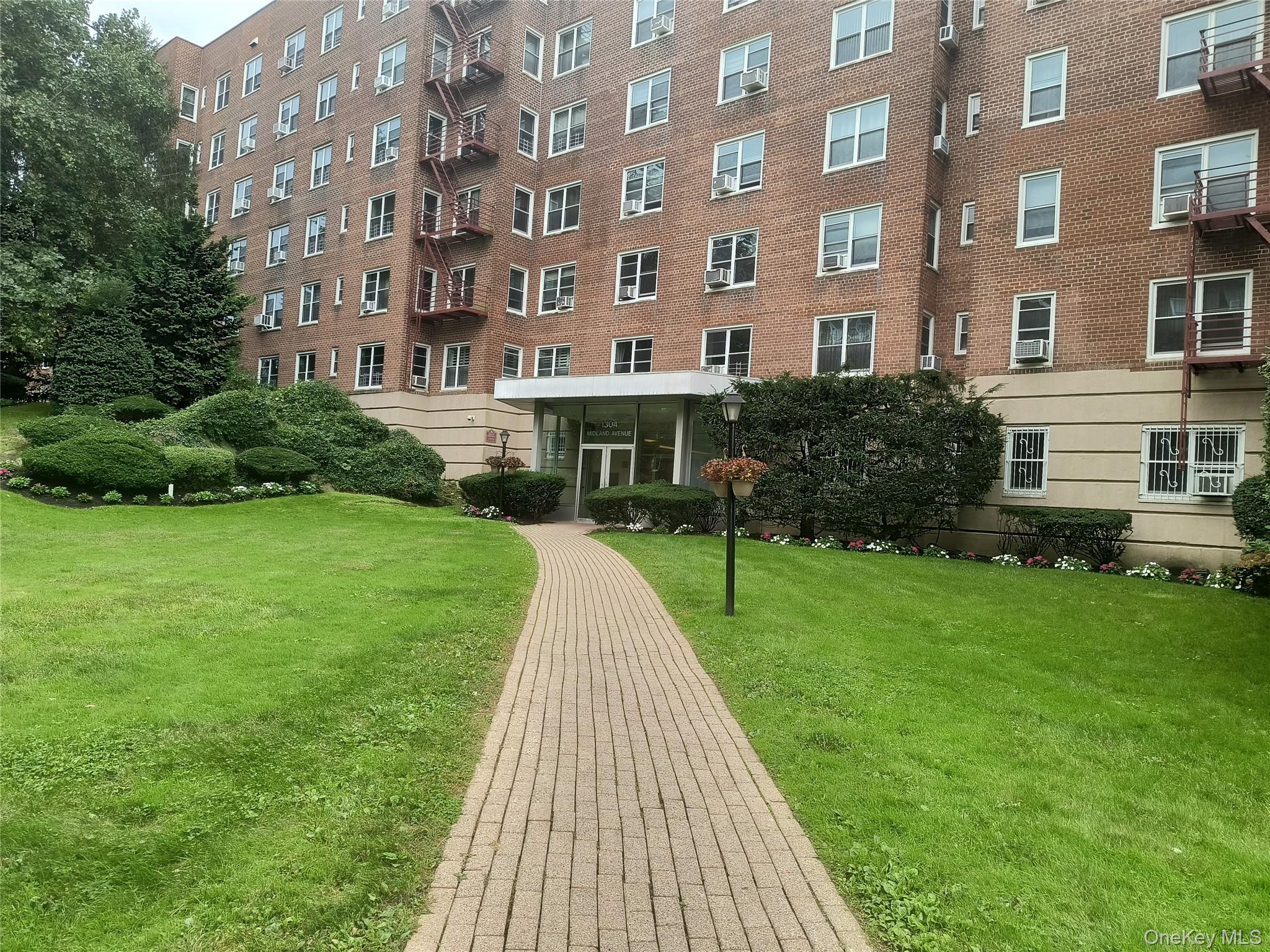 1304 Midland Avenue Unit B41, Yonkers NY 10704