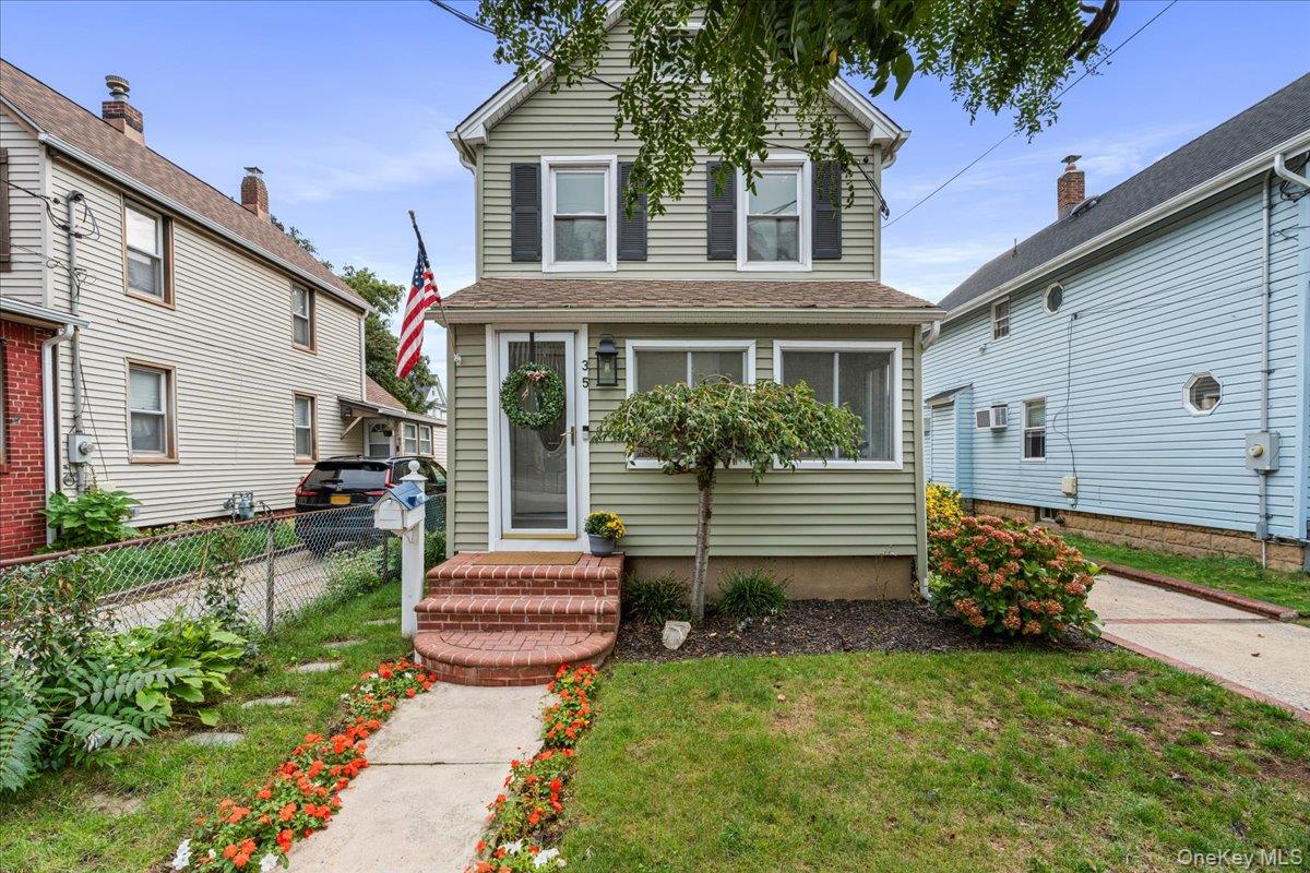 35 Saint Marks Avenue, Rockville Centre NY 11570