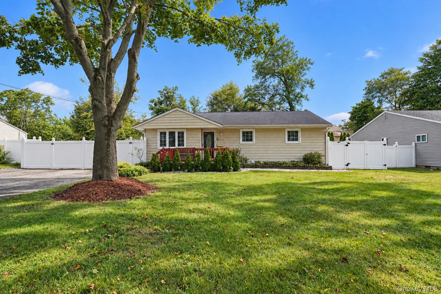 2712 Connecticut Avenue, Medford NY 11763