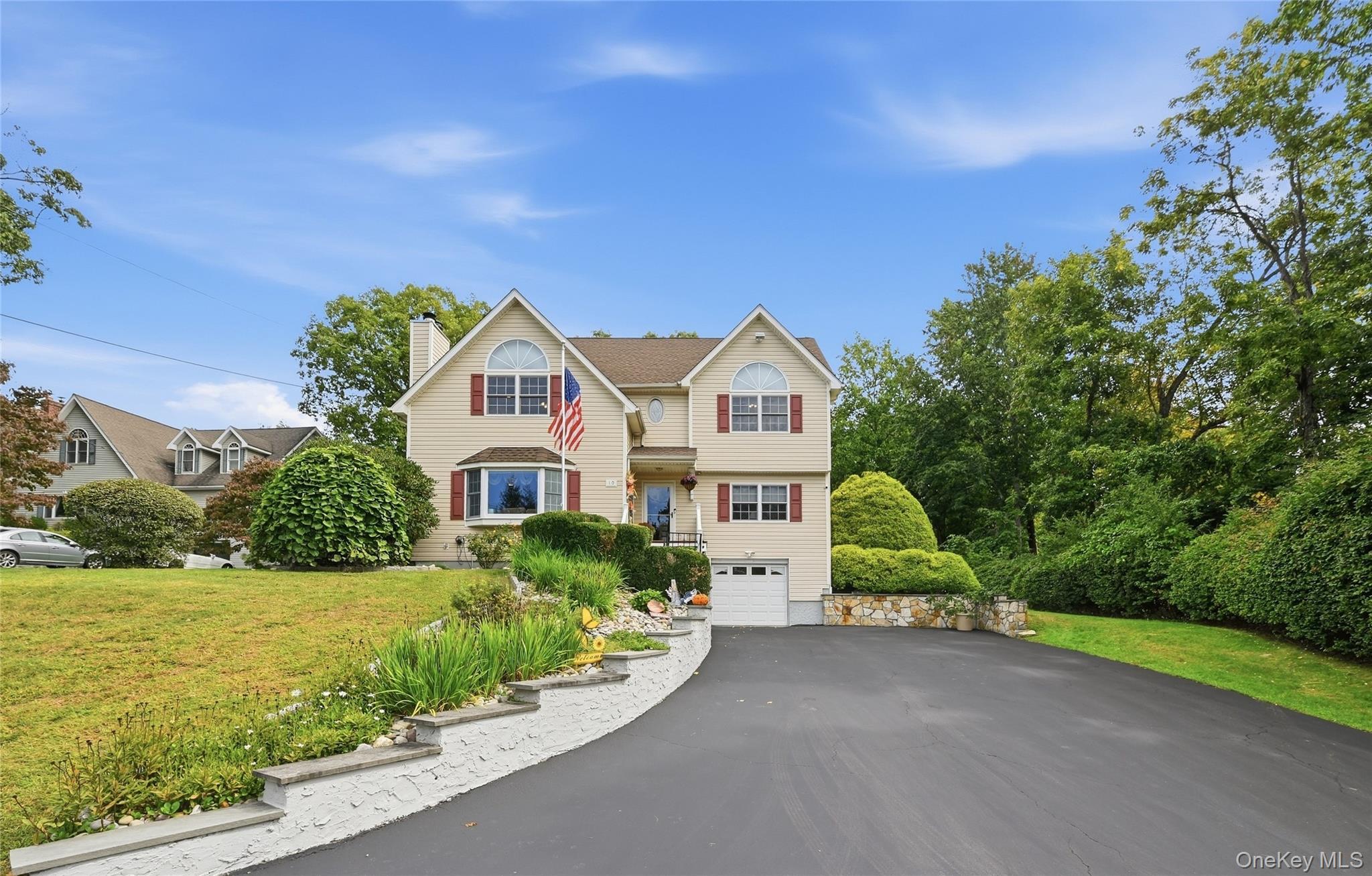 10 Albion Oval, Mahopac NY 10541