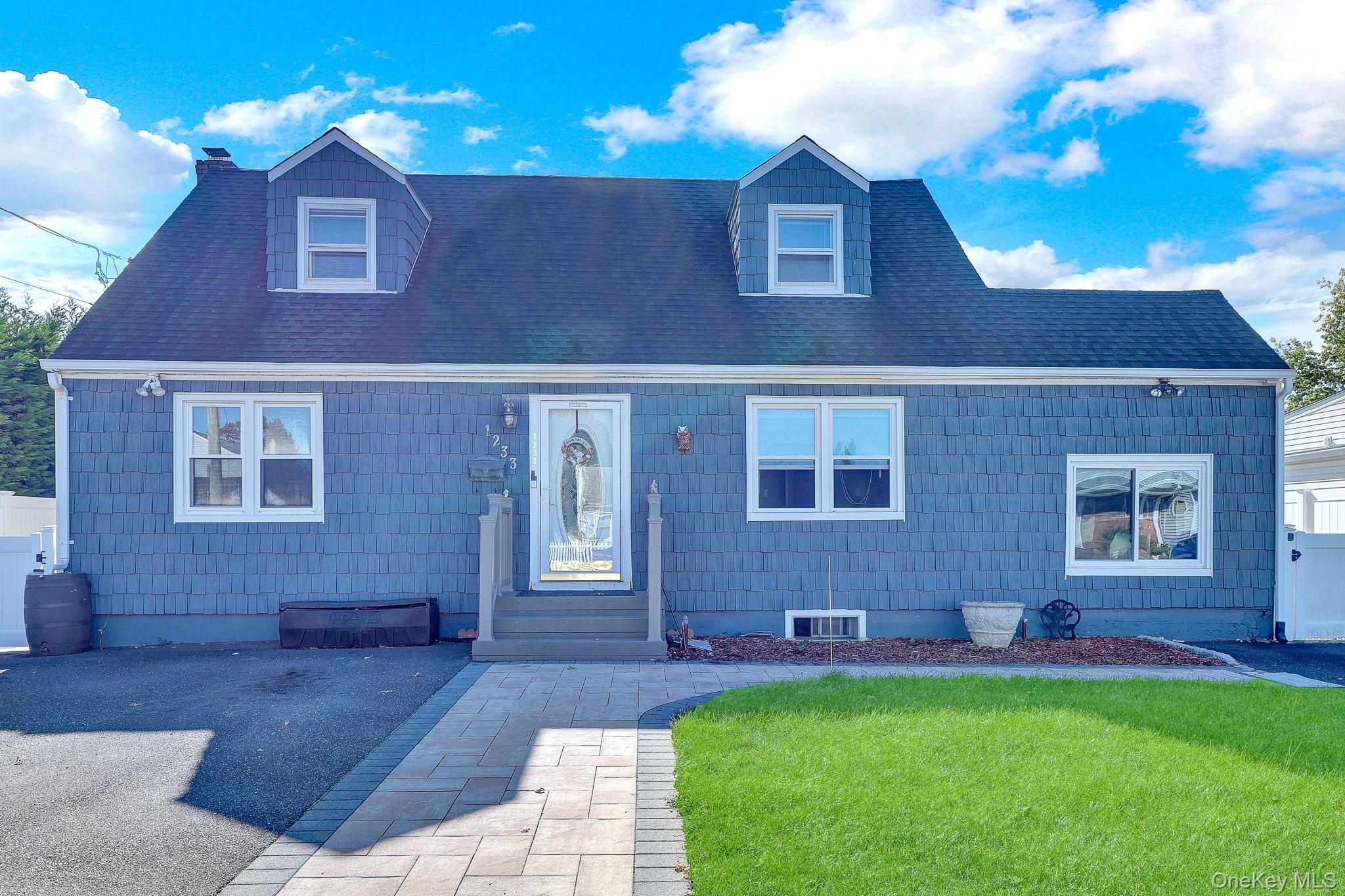 1233 12th Street, West Babylon NY 11704