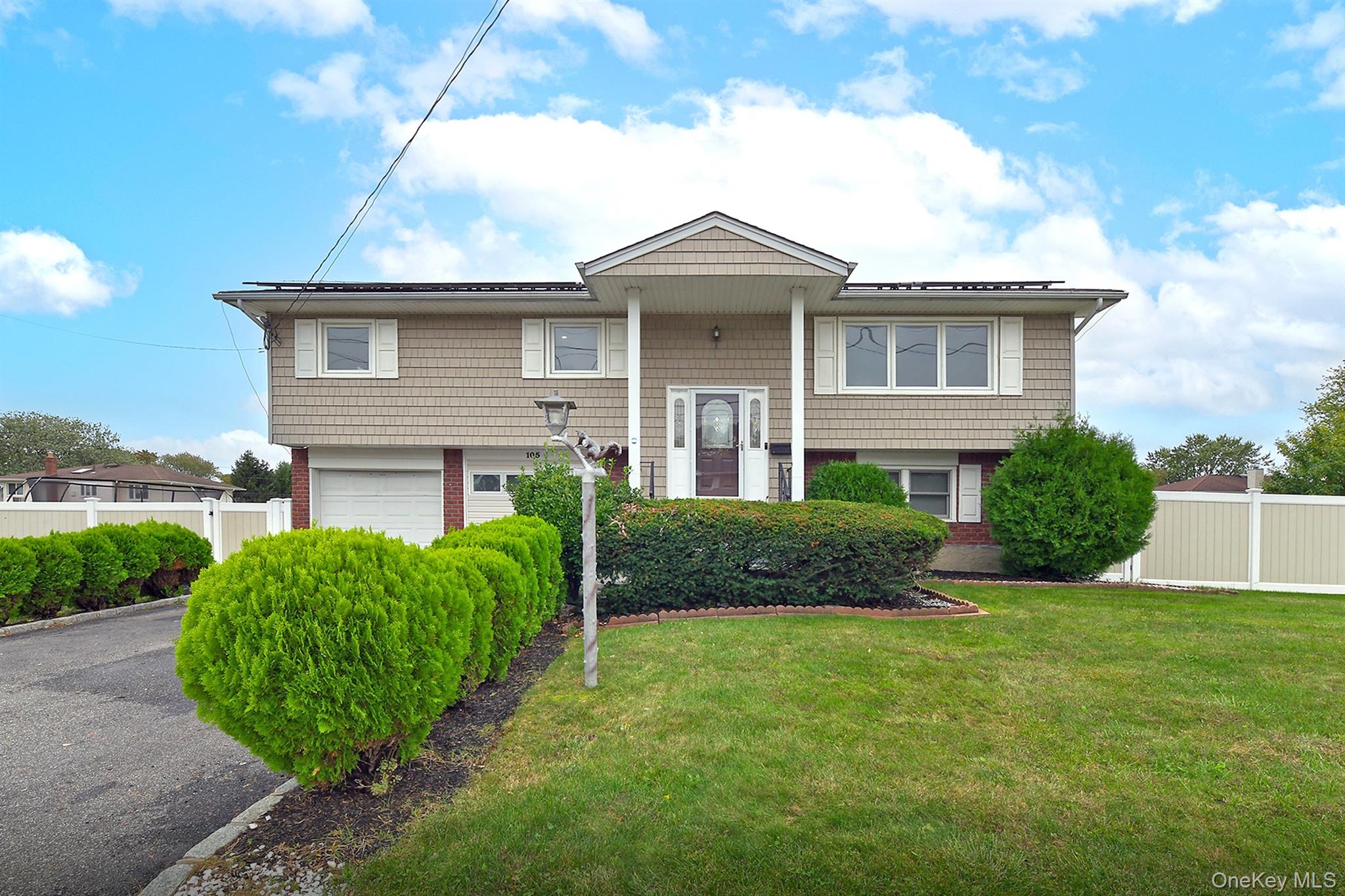 105 N Lewis Avenue, Lindenhurst NY 11757
