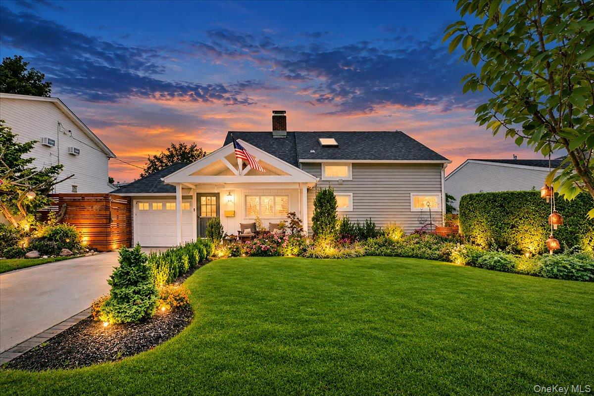 17 Woodpecker Lane, Levittown NY 11756