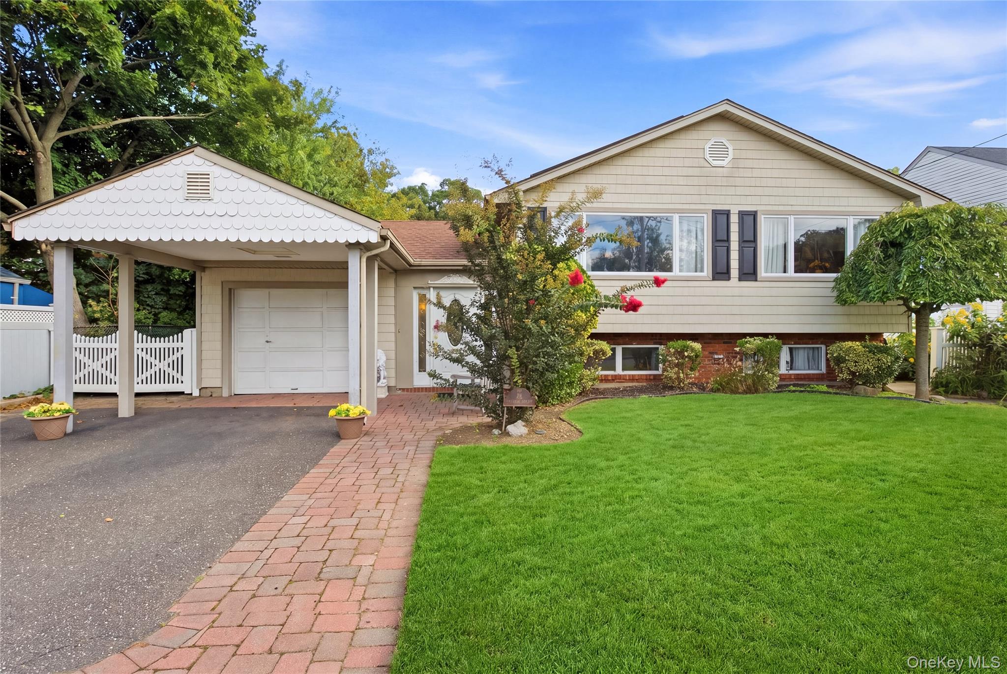 21 Kossuth Street, Deer Park NY 11729
