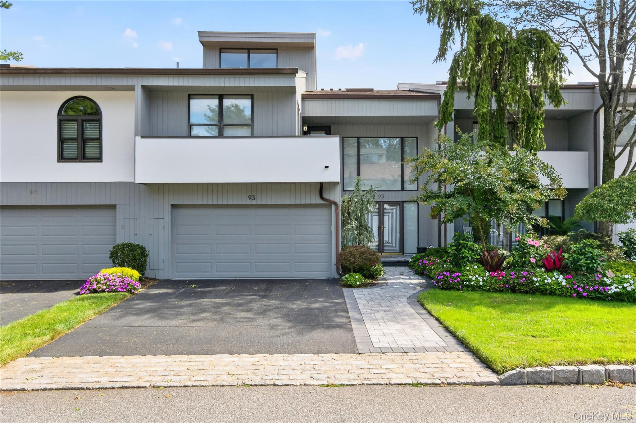 93 Eagle Chase, Woodbury NY 11797