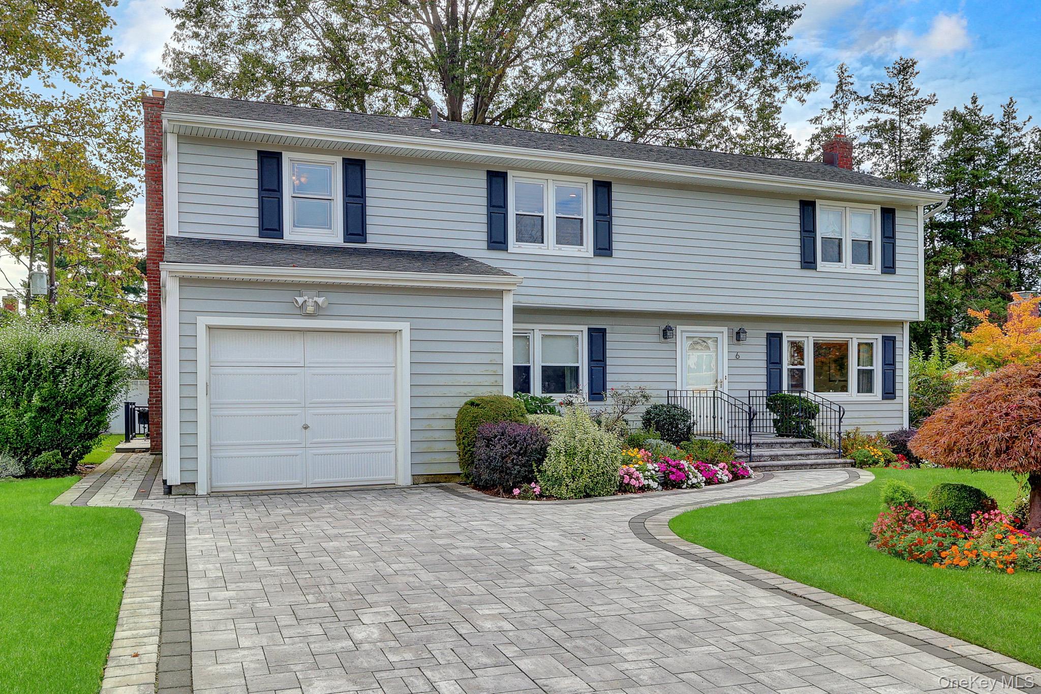 6 Bradford Road, Plainview NY 11803