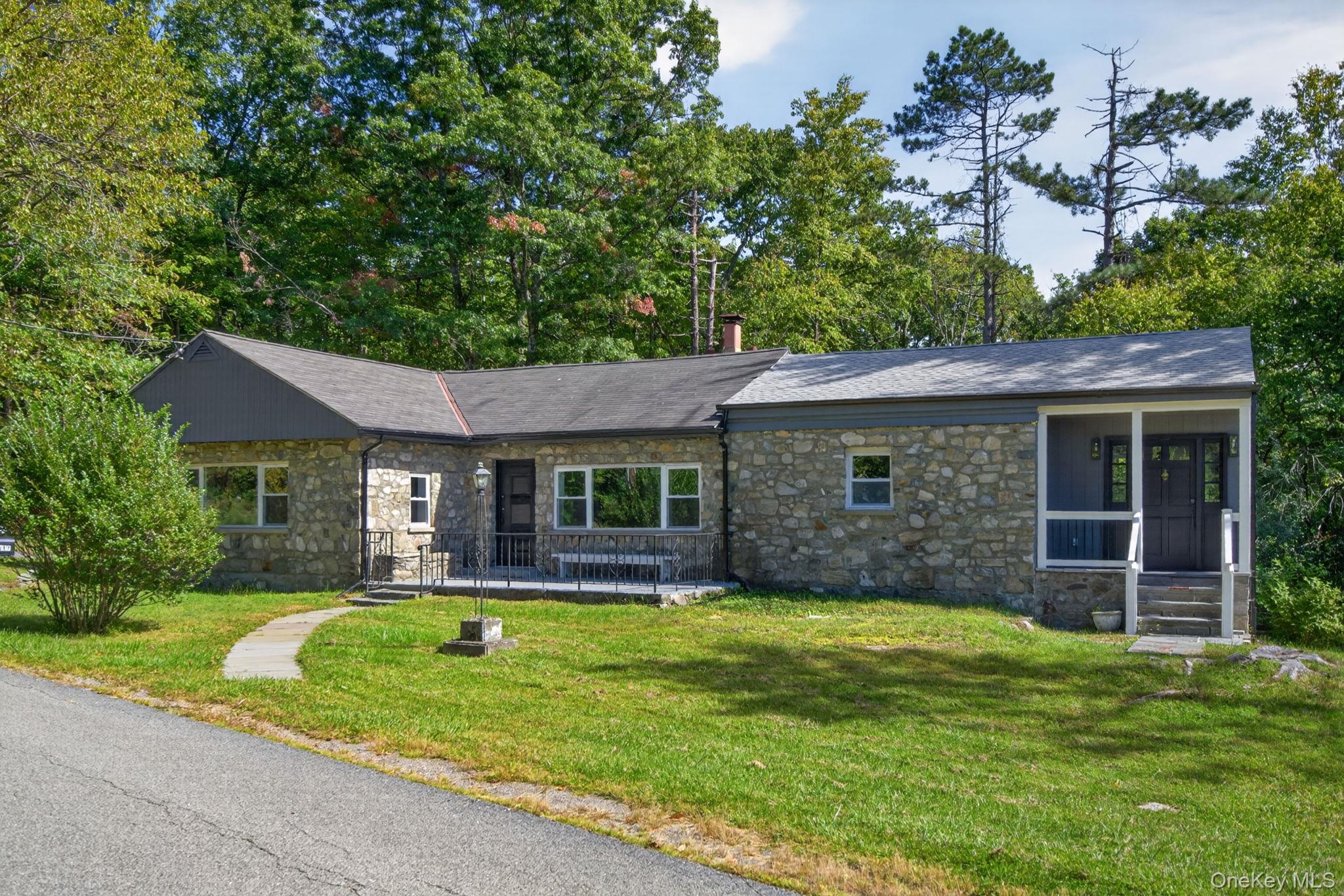 517 E Mountain Road N, Cold Spring NY 10516