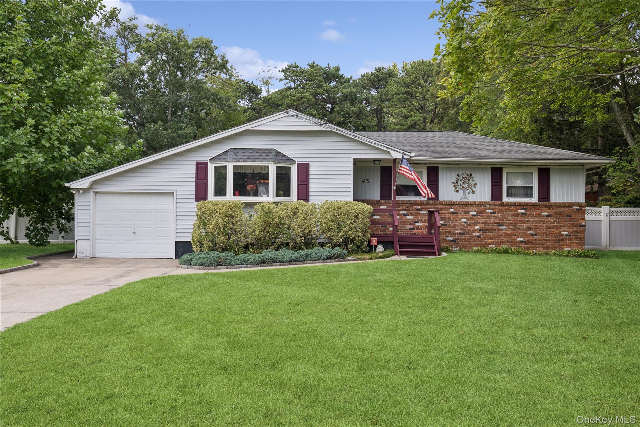 43 Columbus Avenue, Brentwood NY 11717