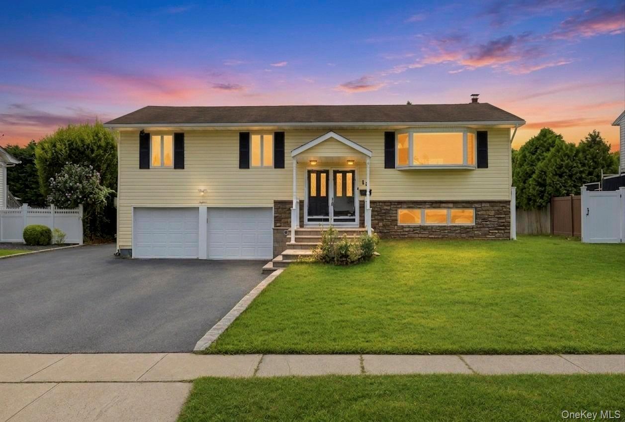 18 Dexter Lane, Kings Park NY 11754