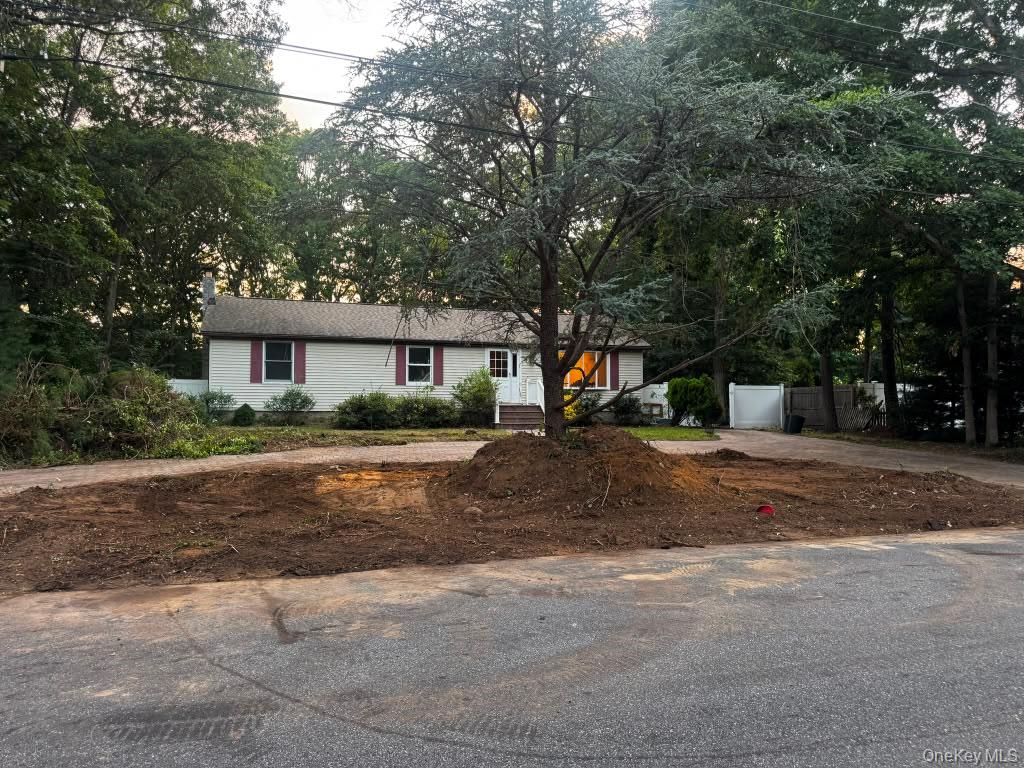 409 Wellwood Drive, Shirley NY 11967