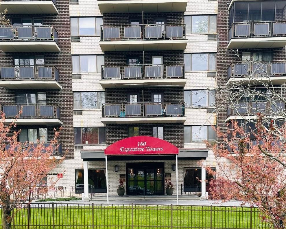 160 Academy Street Unit 2J, Poughkeepsie NY 12601