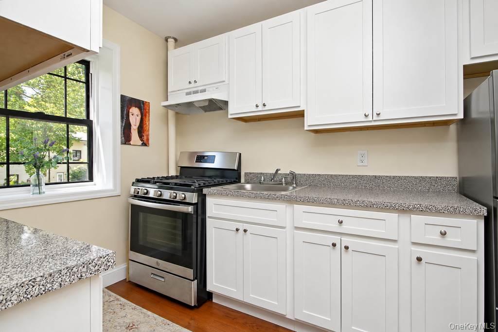12 Field End Lane Unit 2L, Eastchester NY 10709