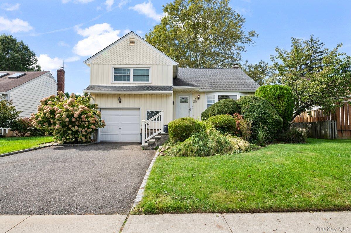 25 Marilyn Boulevard, Plainview NY 11803