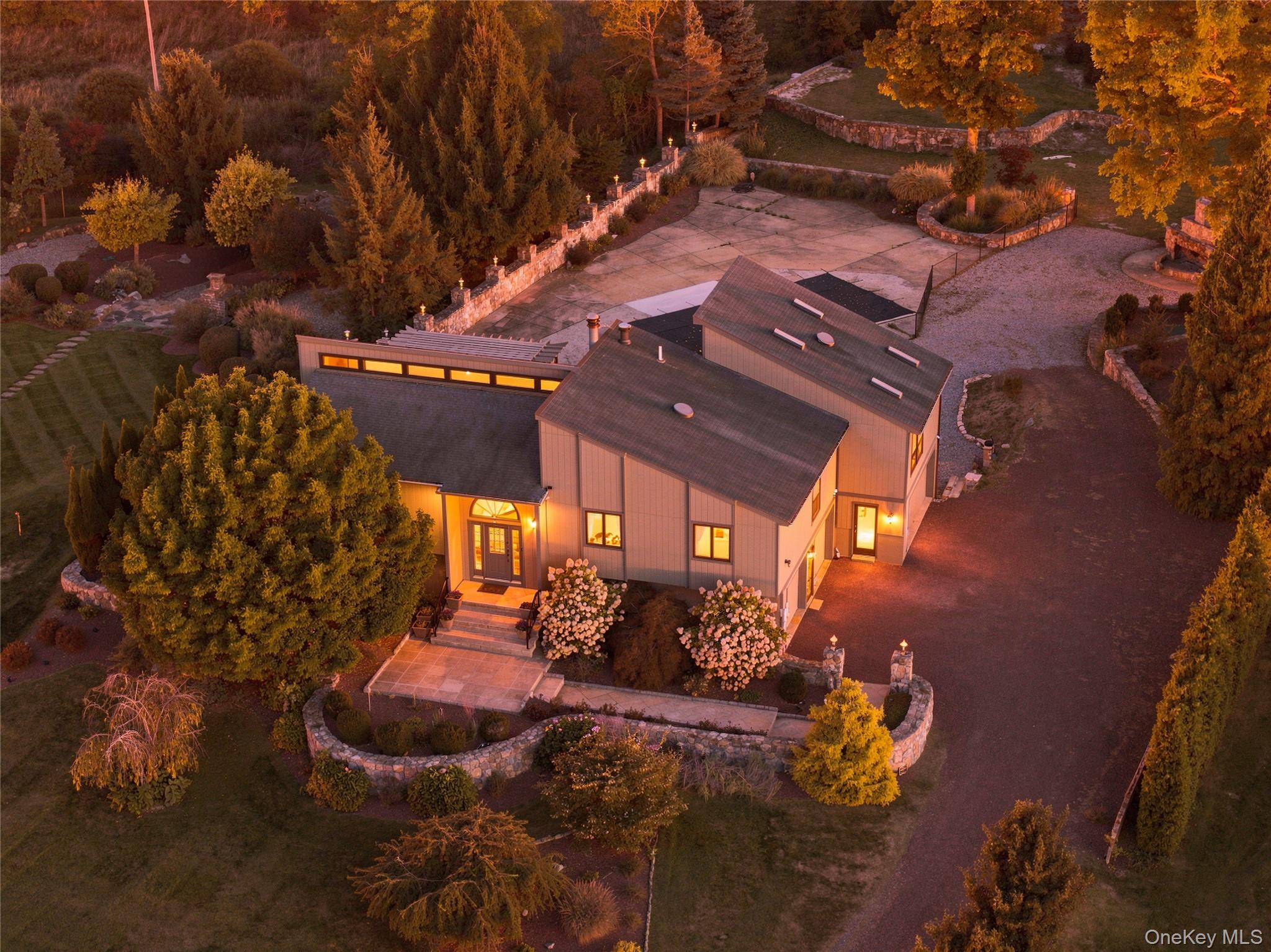 6 Flower Road, Hopewell Junction NY 12533