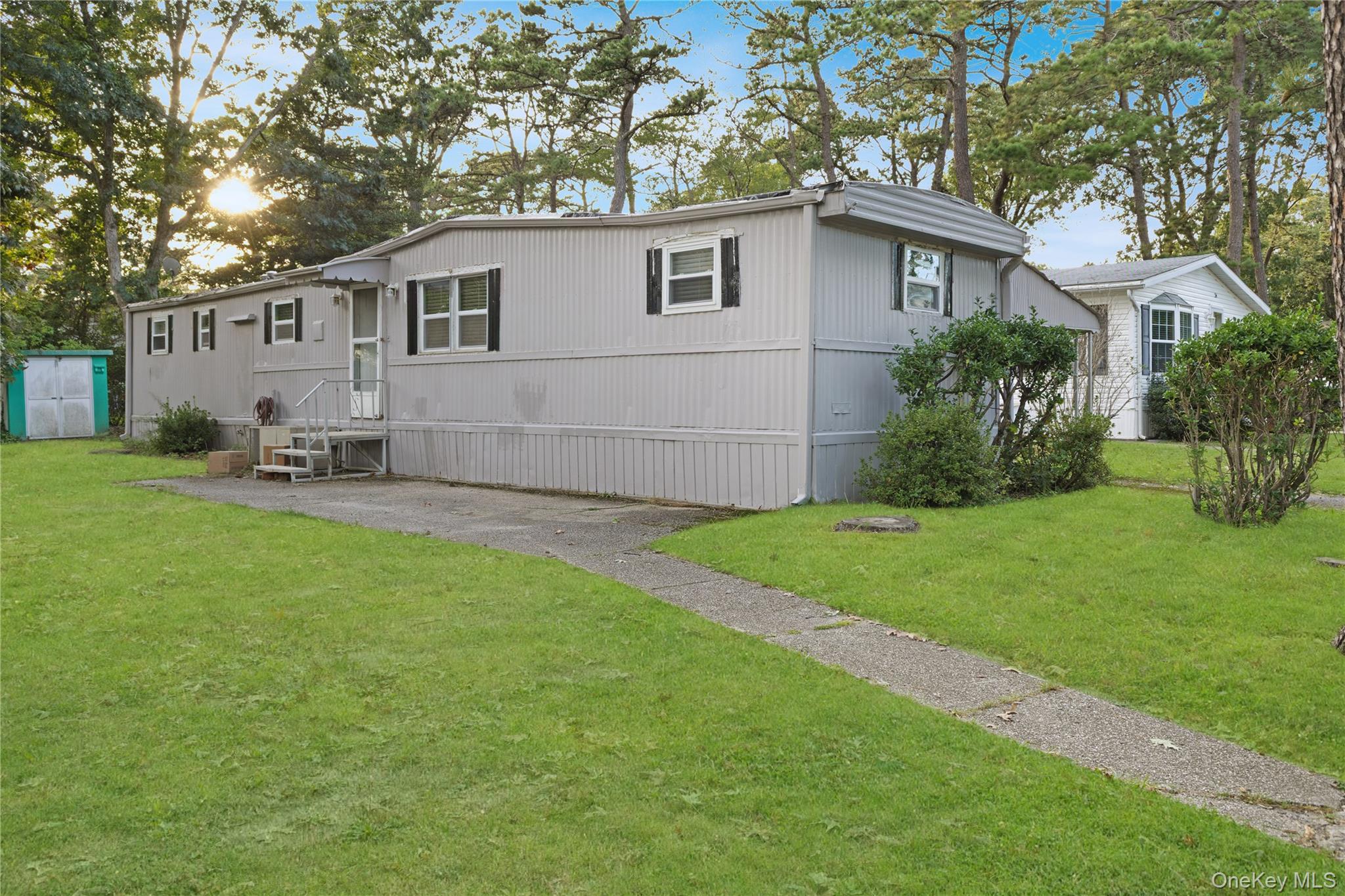 525 Riverleigh Avenue Unit 35, Riverhead NY 11901