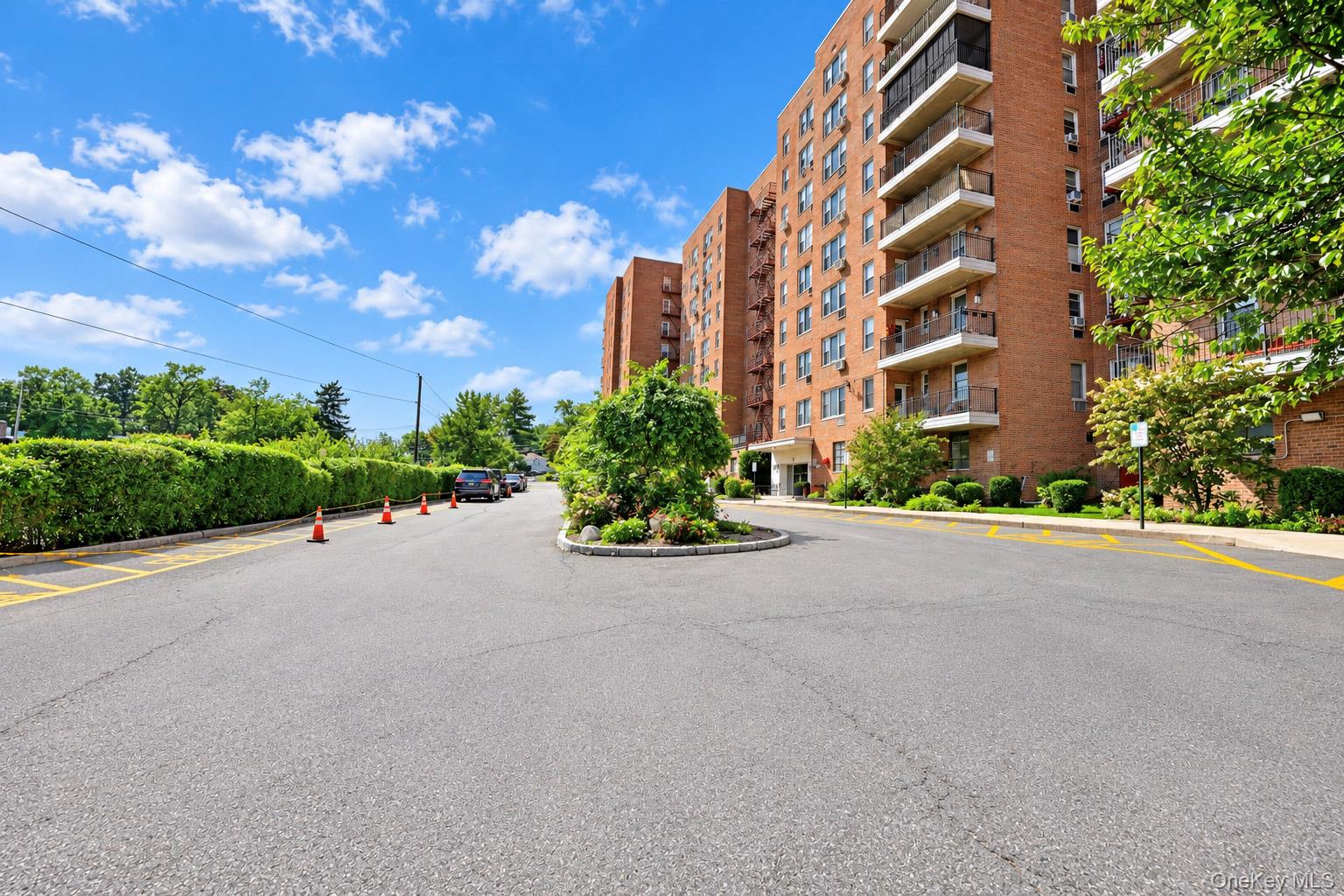 245 Rumsey Road Unit 8R, Yonkers NY 10701