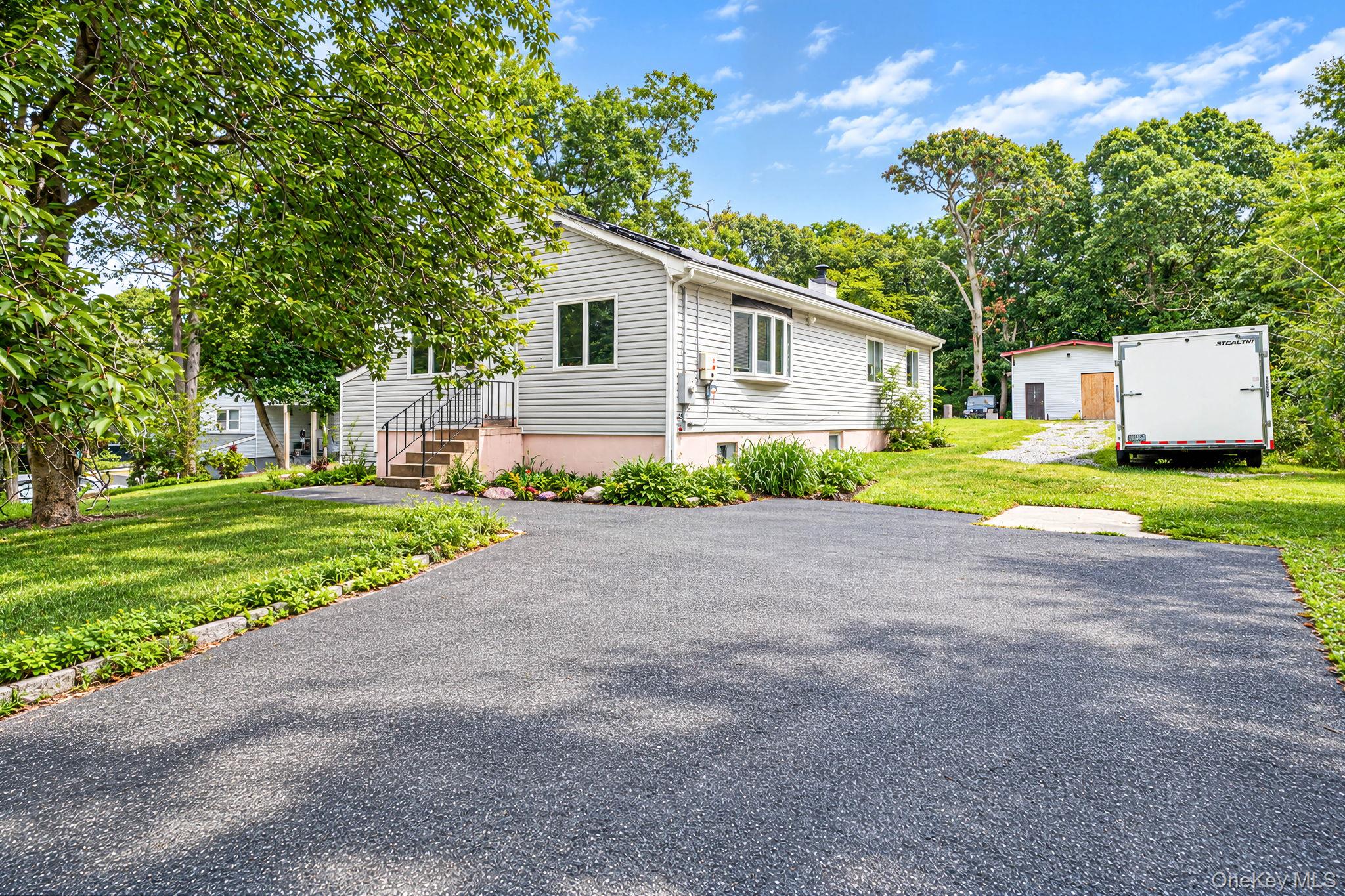 95 W Bartlett Road, Middle Island NY 11953
