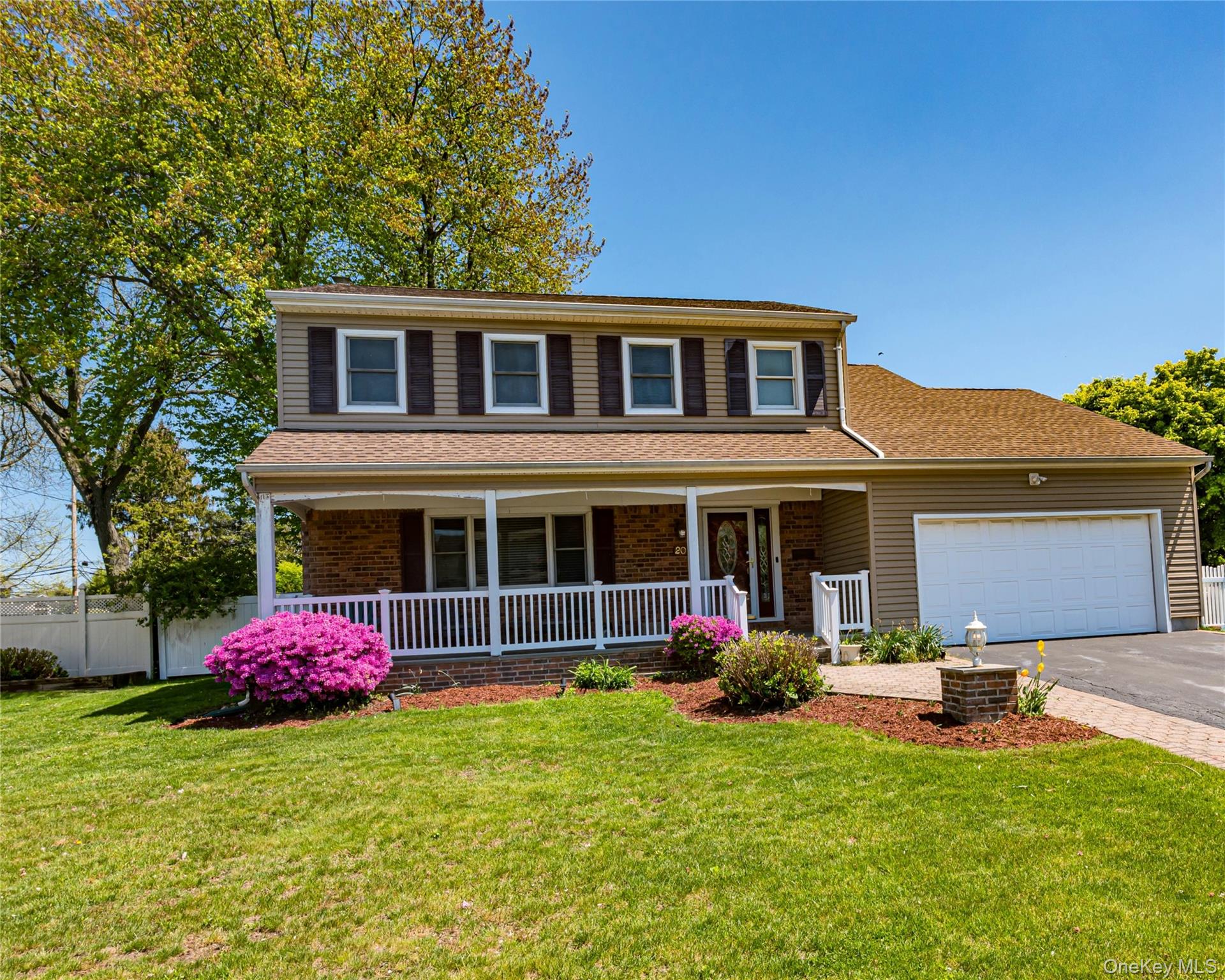 20 Evon Drive SW, Syosset NY 11791