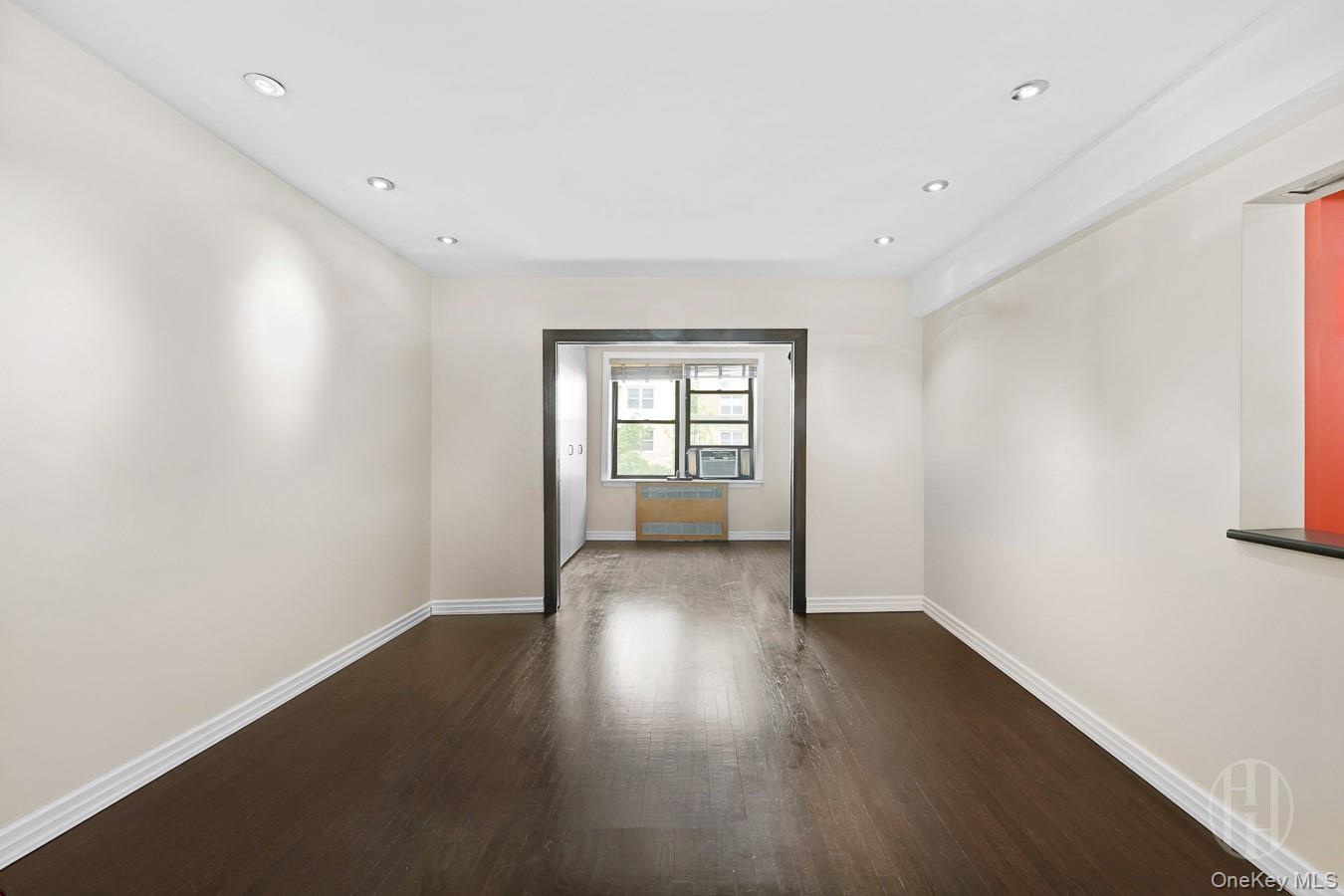54 East 8th Street Unit 3J, Manhattan NY 10003