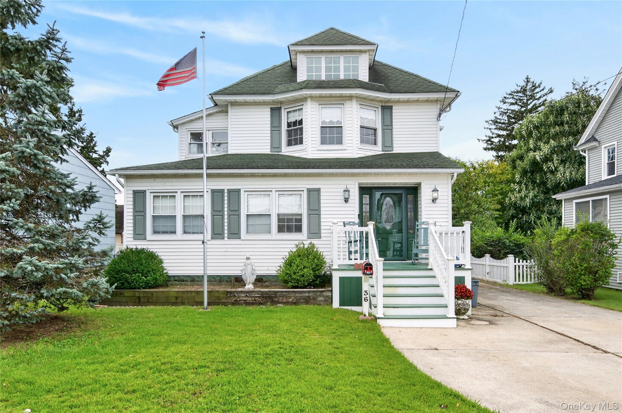36 Union Place, Lynbrook NY 11563