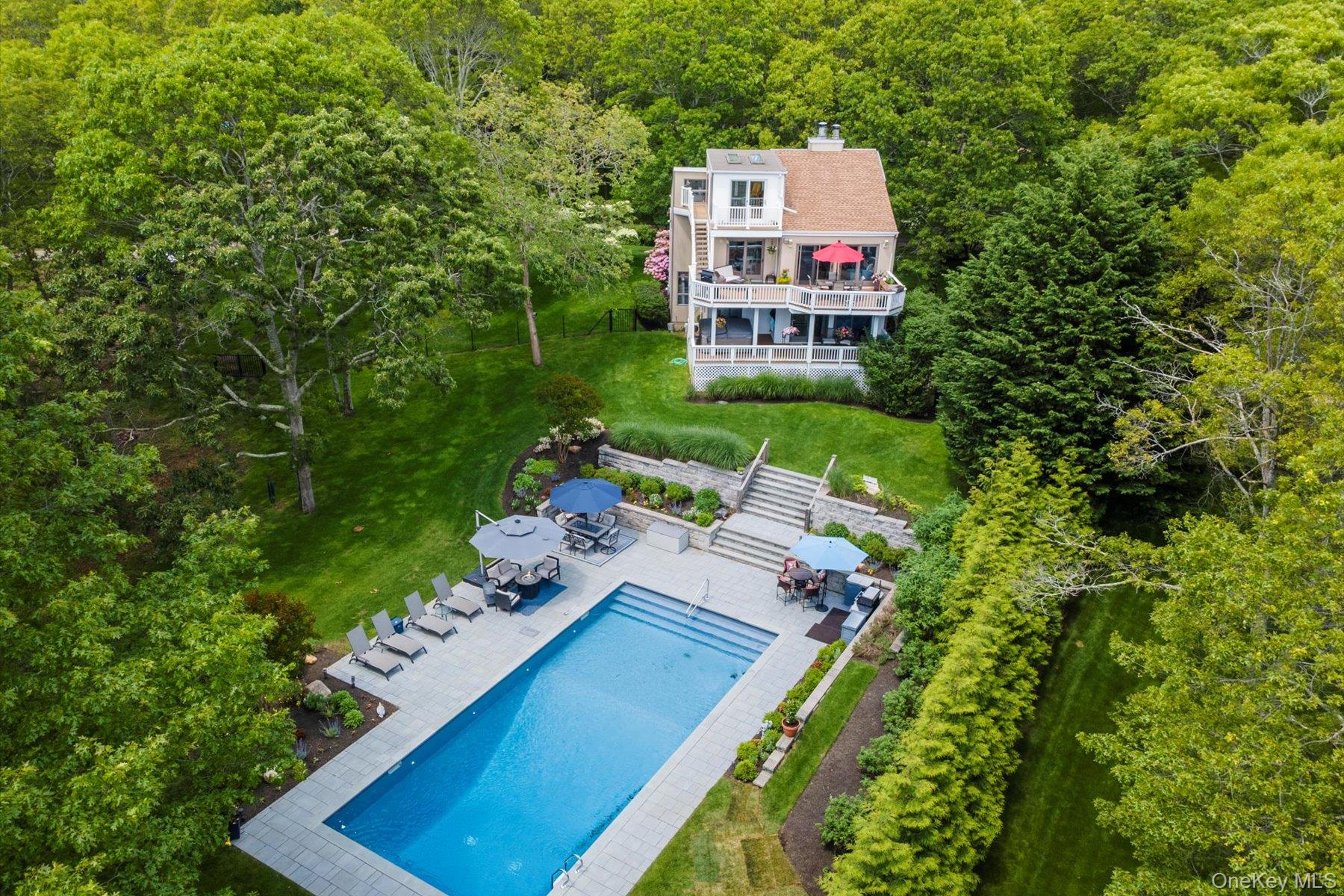370 Old Canoe Place Road, Southampton NY 11968