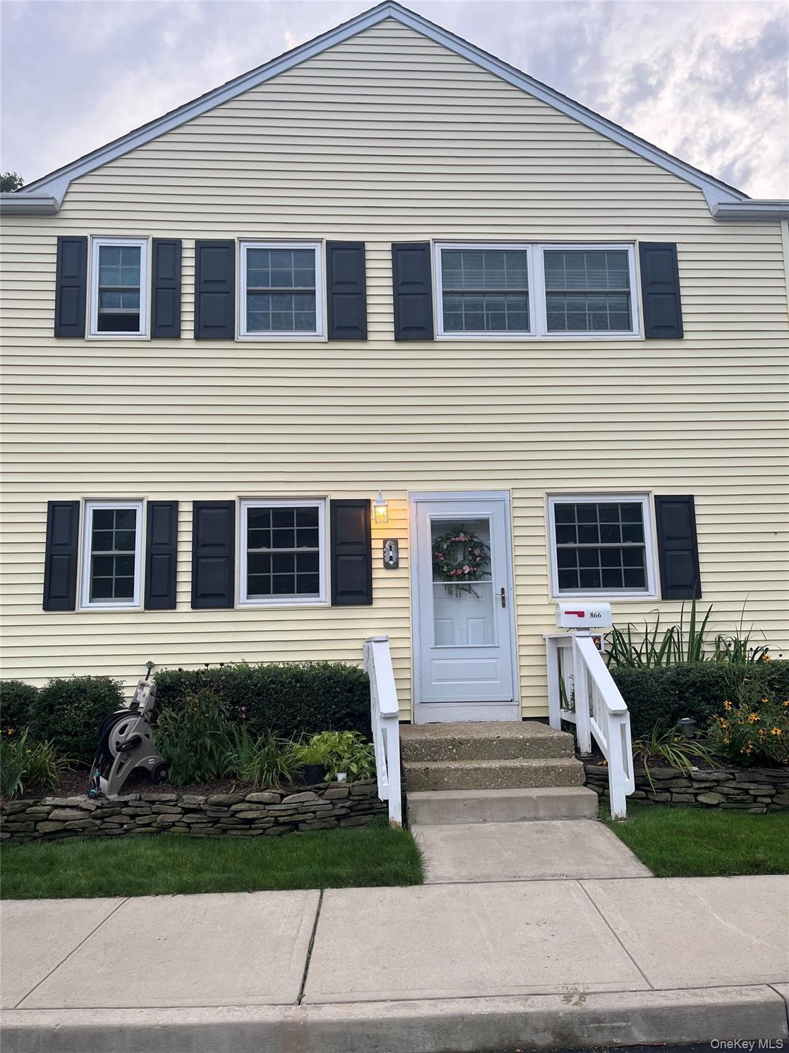 866 Village Drive Unit 866, Hauppauge NY 11788