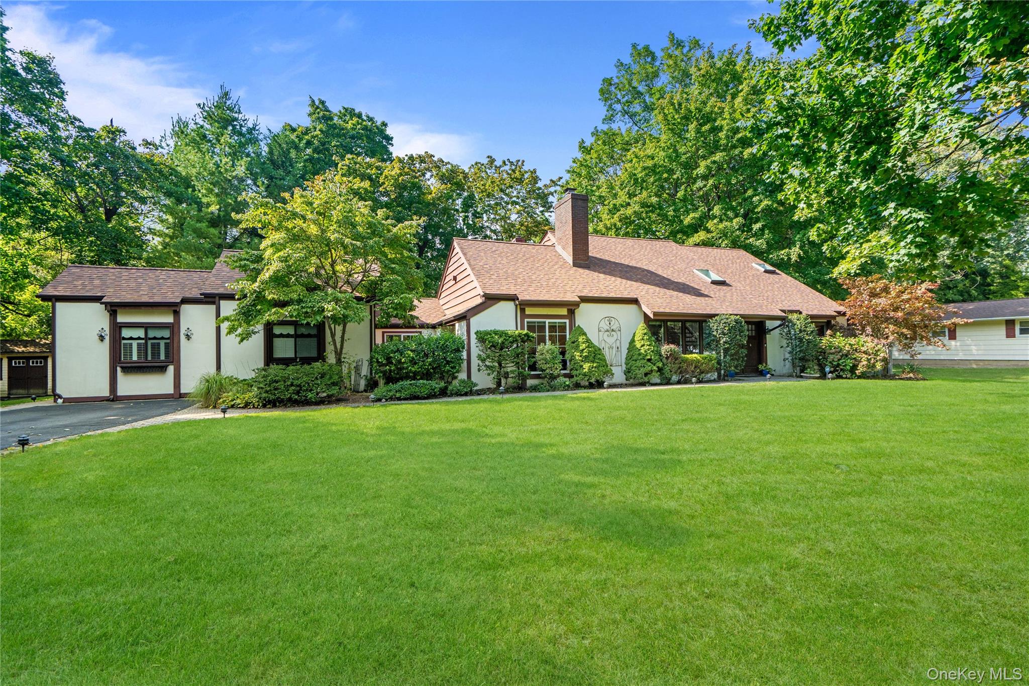 1 W Gate Drive, Huntington NY 11743