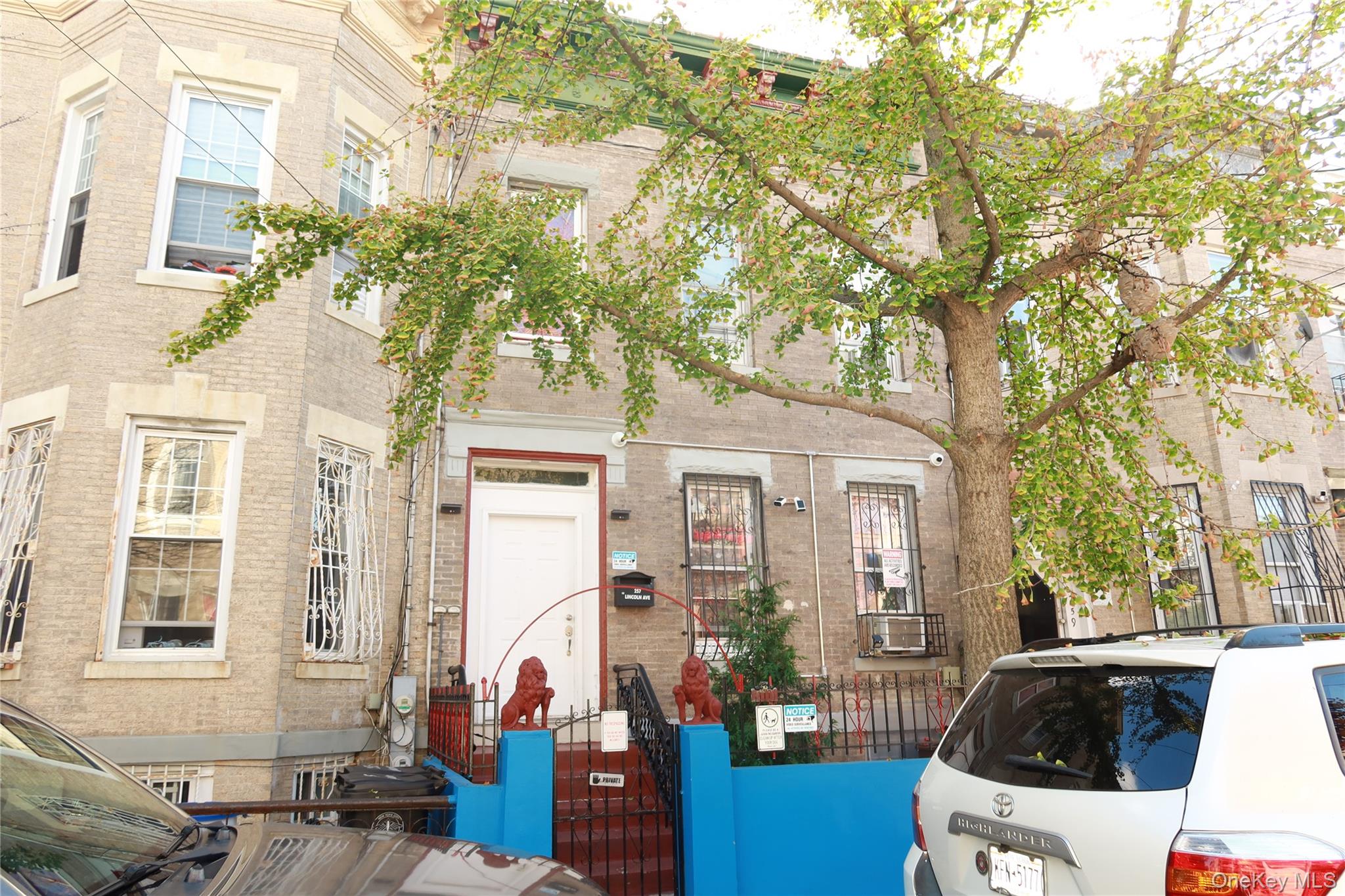 257 Lincoln Avenue, Brooklyn NY 11208