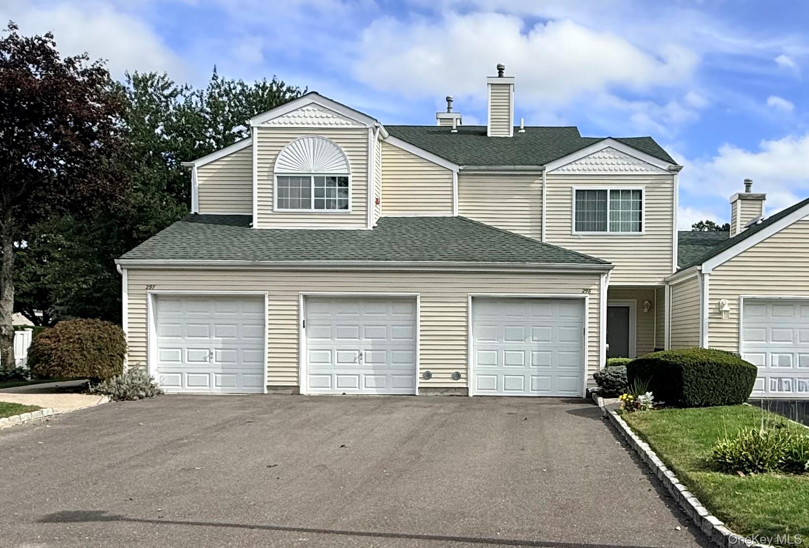 298 Prairie Court, Manorville NY 11949