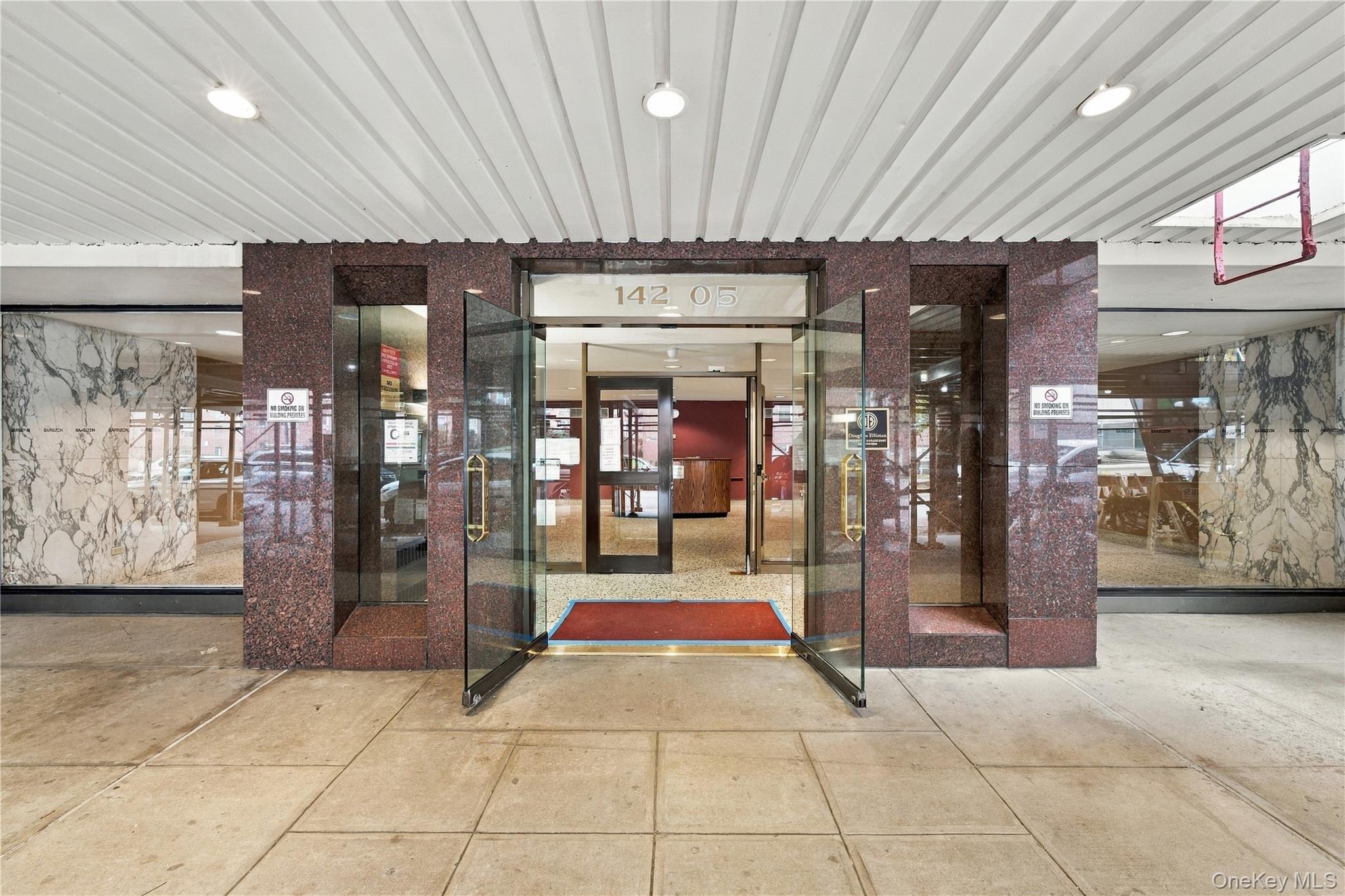 142-05 Roosevelt Avenue Unit 206, Flushing NY 11354