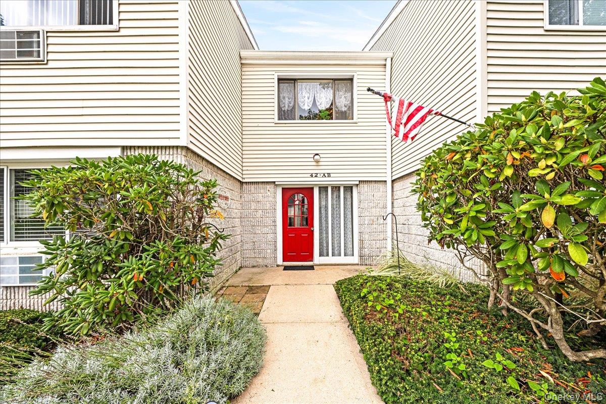 42 Richmond Boulevard Unit 3A, Ronkonkoma NY 11779