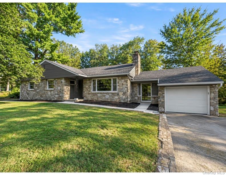 1 Norah Lane, Hyde Park NY 12538