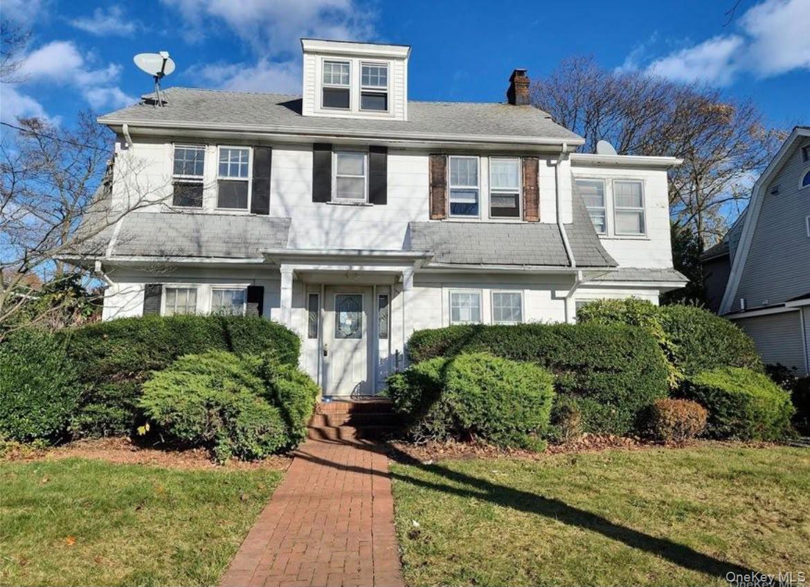 39 Hilbert Street, Hempstead NY 11550