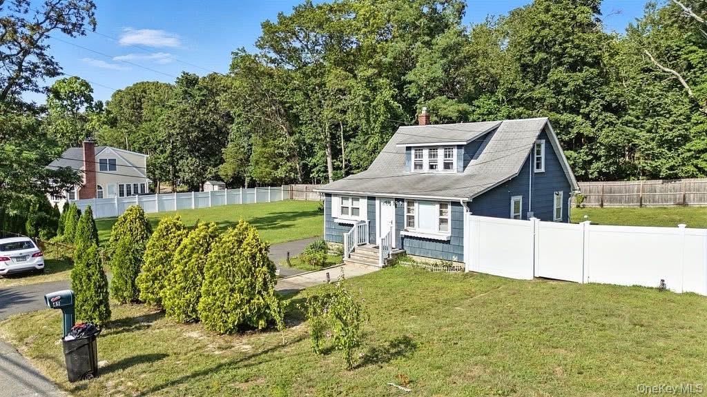 45 Columbus Avenue Unit 45, Farmingville NY 11738