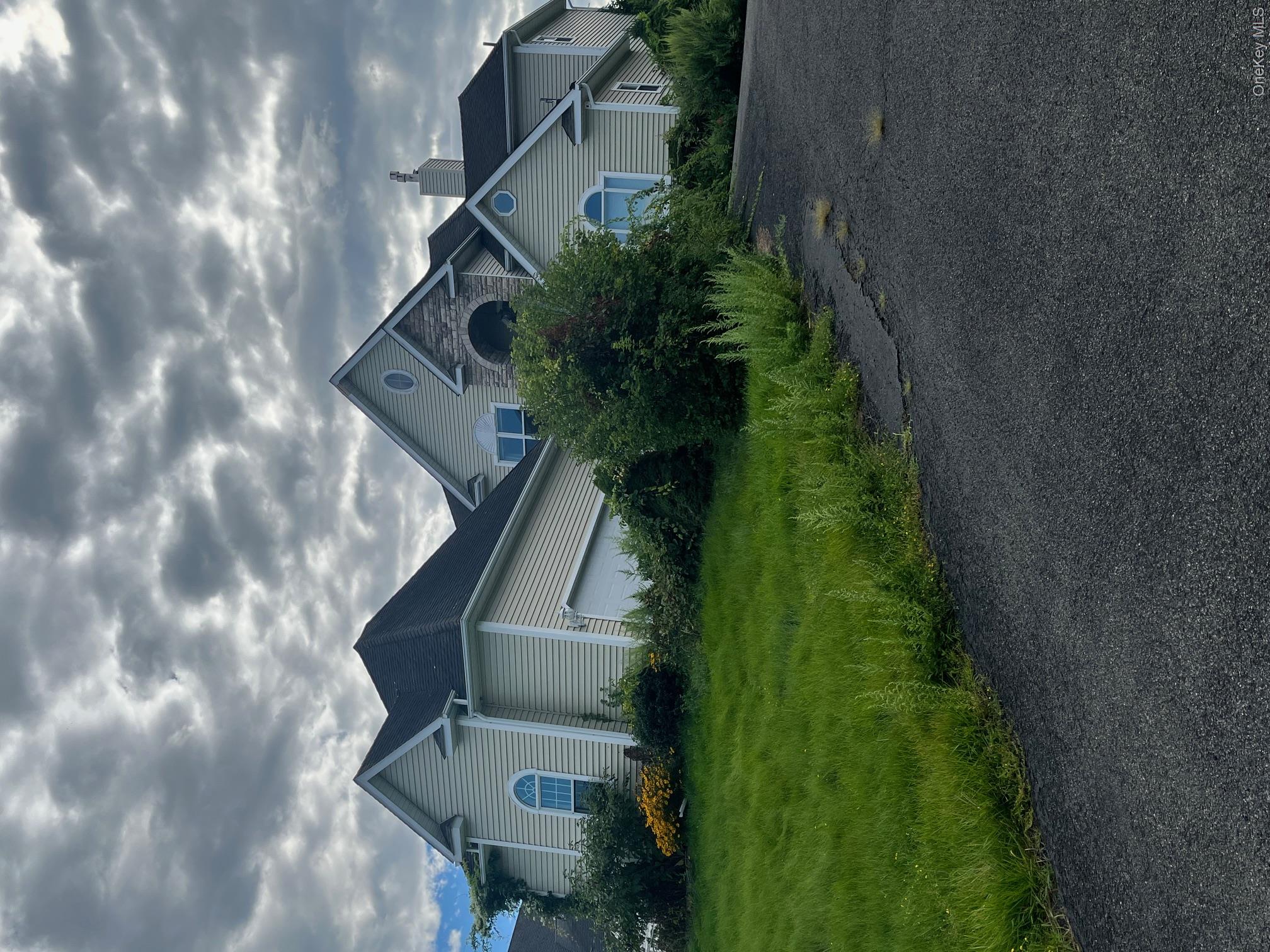 67 Latham Circle, Saugerties NY 12477